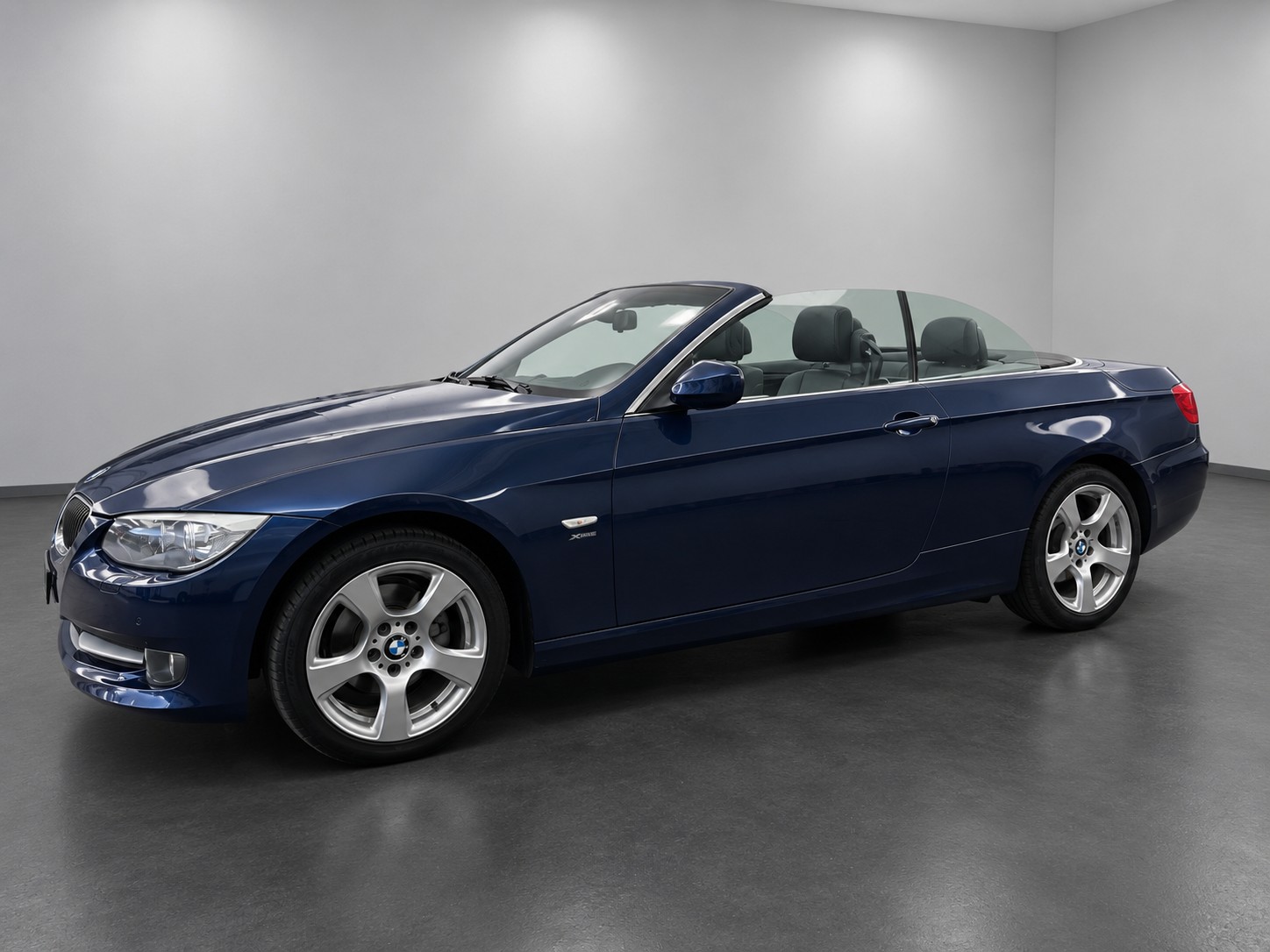 BMW 320i Cabriolet Steptronic-image-8
