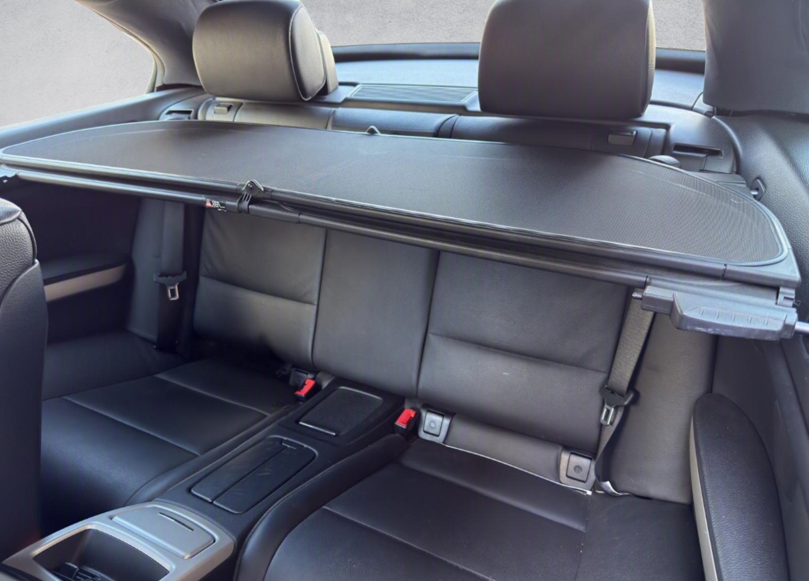 BMW 320i Cabriolet Steptronic-image-18