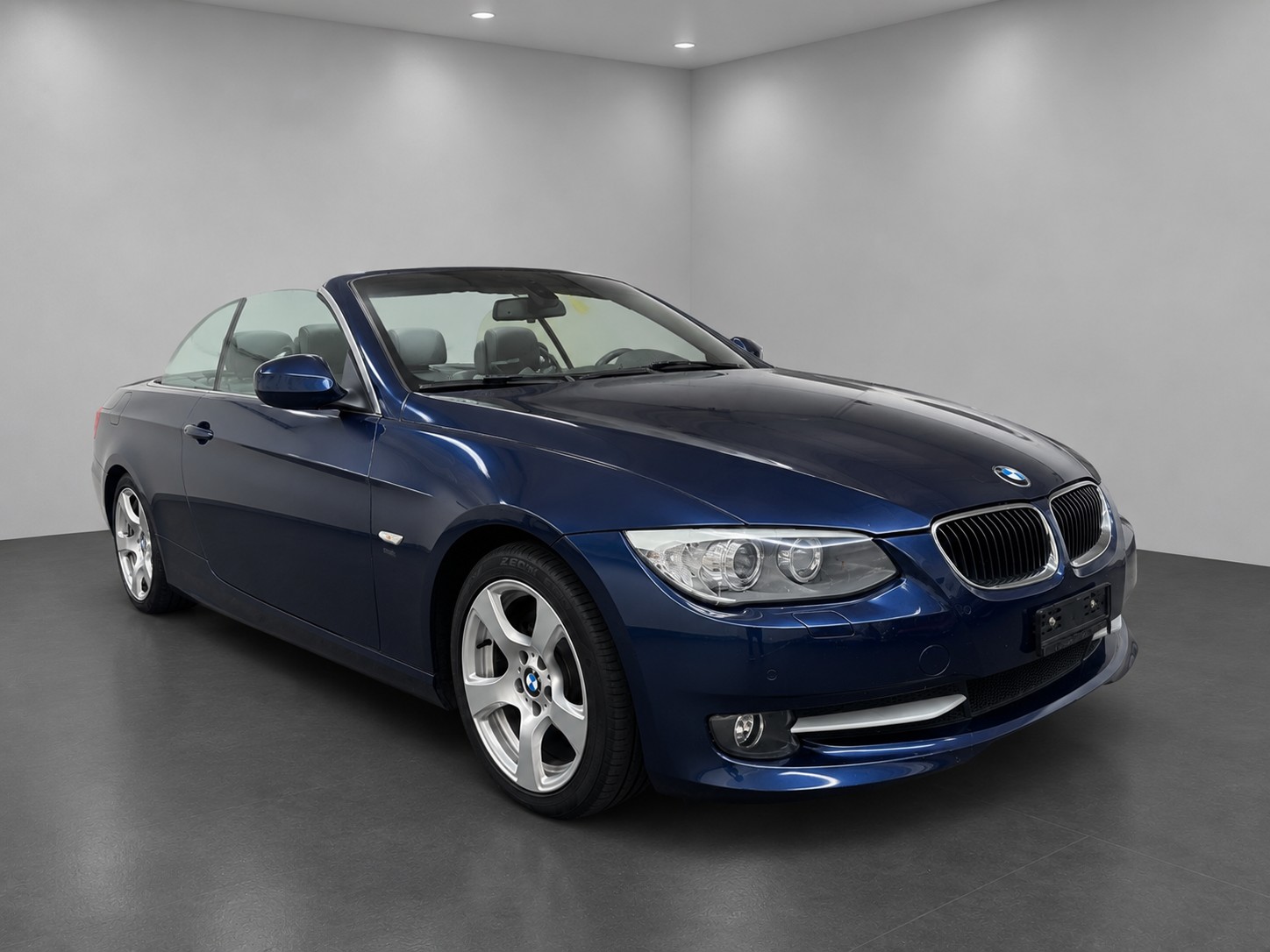 BMW 320i Cabriolet Steptronic-image-9