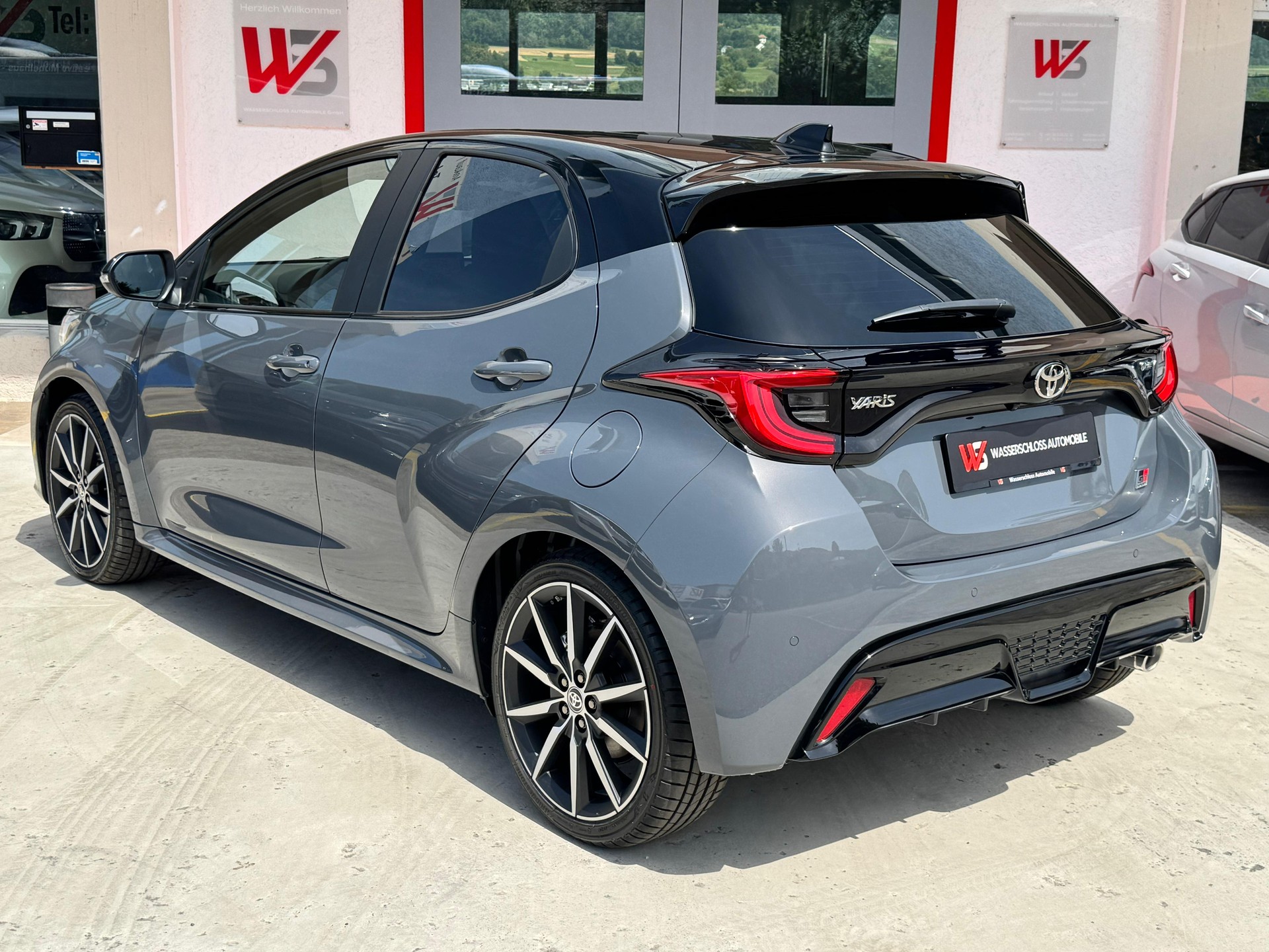 TOYOTA Yaris 1.5 GR Sport e-CVT-image-4