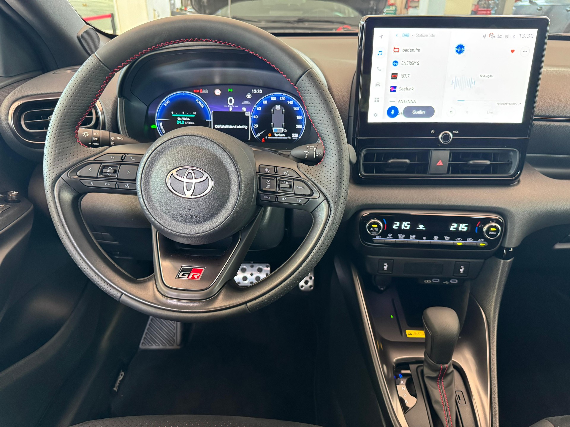 TOYOTA Yaris 1.5 GR Sport e-CVT-image-20
