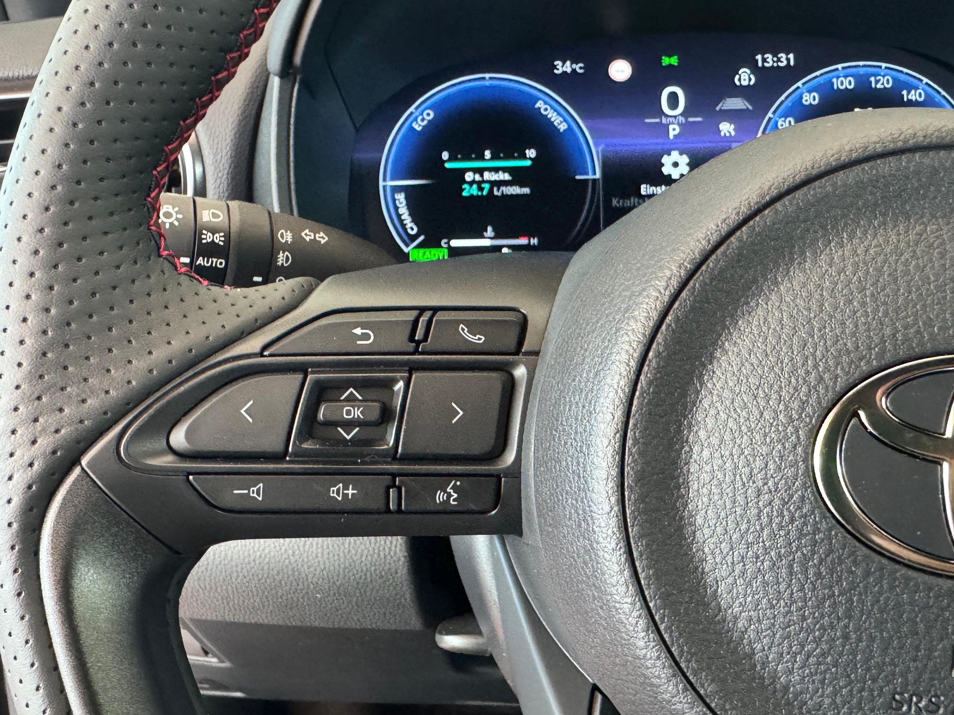 TOYOTA Yaris 1.5 GR Sport e-CVT-image-26