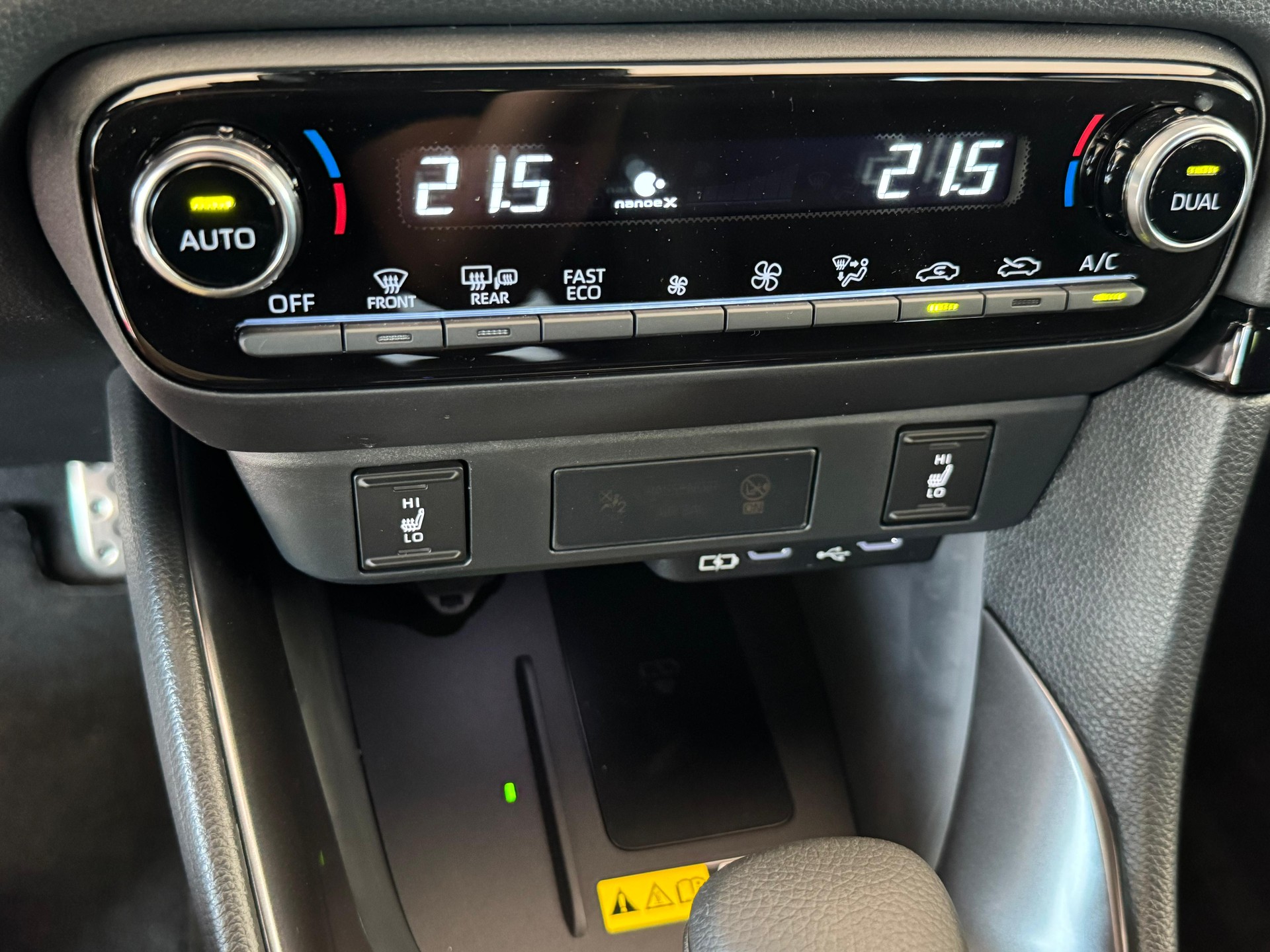 TOYOTA Yaris 1.5 GR Sport e-CVT-image-24