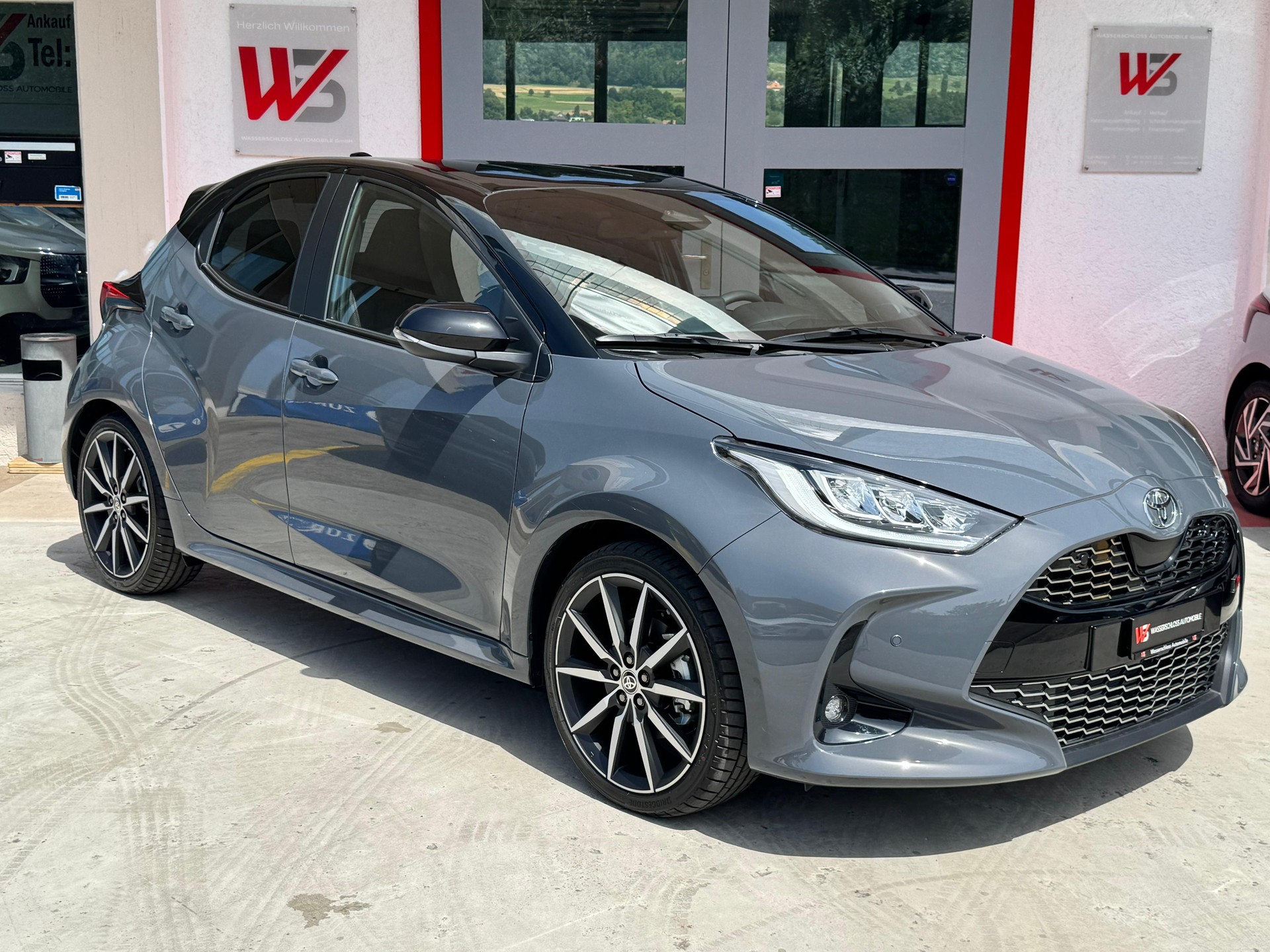 TOYOTA Yaris 1.5 GR Sport e-CVT-image-1