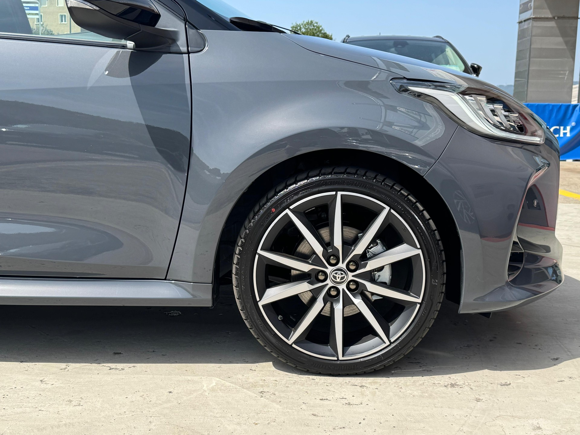 TOYOTA Yaris 1.5 GR Sport e-CVT-image-10