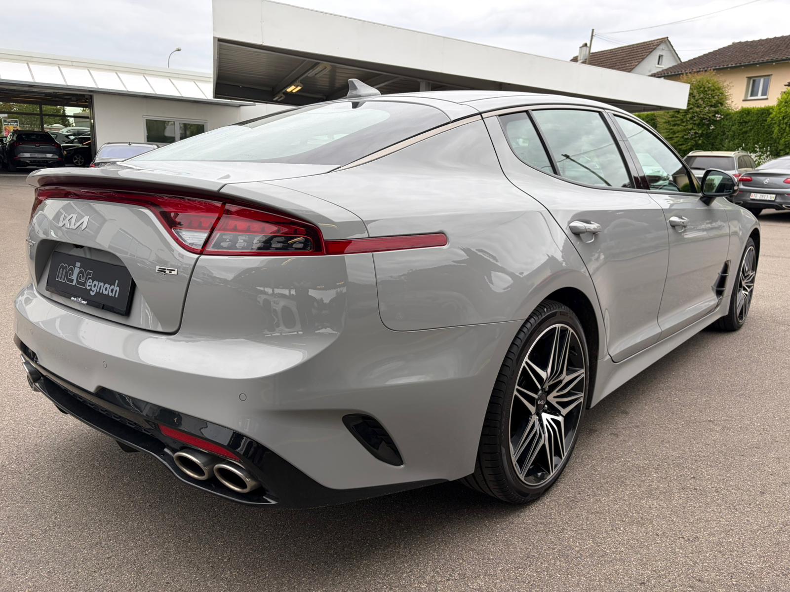 KIA Stinger 3.3 T-GDi GT Automat AWD-image-6