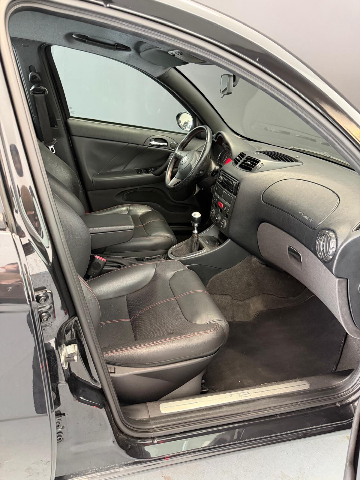 ALFA ROMEO 147 1.9 16V JTD Q2 ***CH-Fahrzeug***-image-12