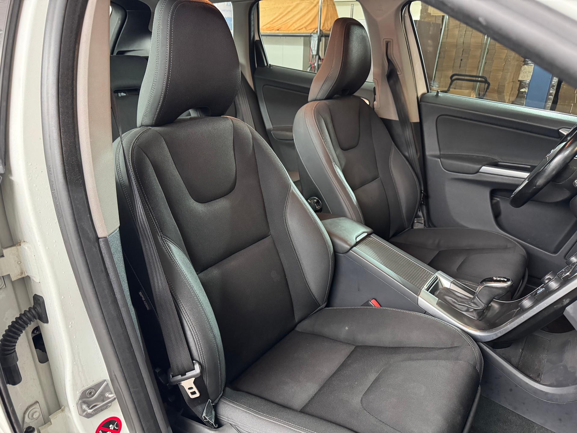 VOLVO XC60 D4 AWD Summum Geartronic-image-10