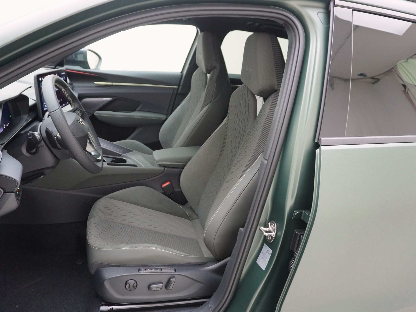 CUPRA Terramar TRIBE 2.0 TSI 4Drive DSG-image-12