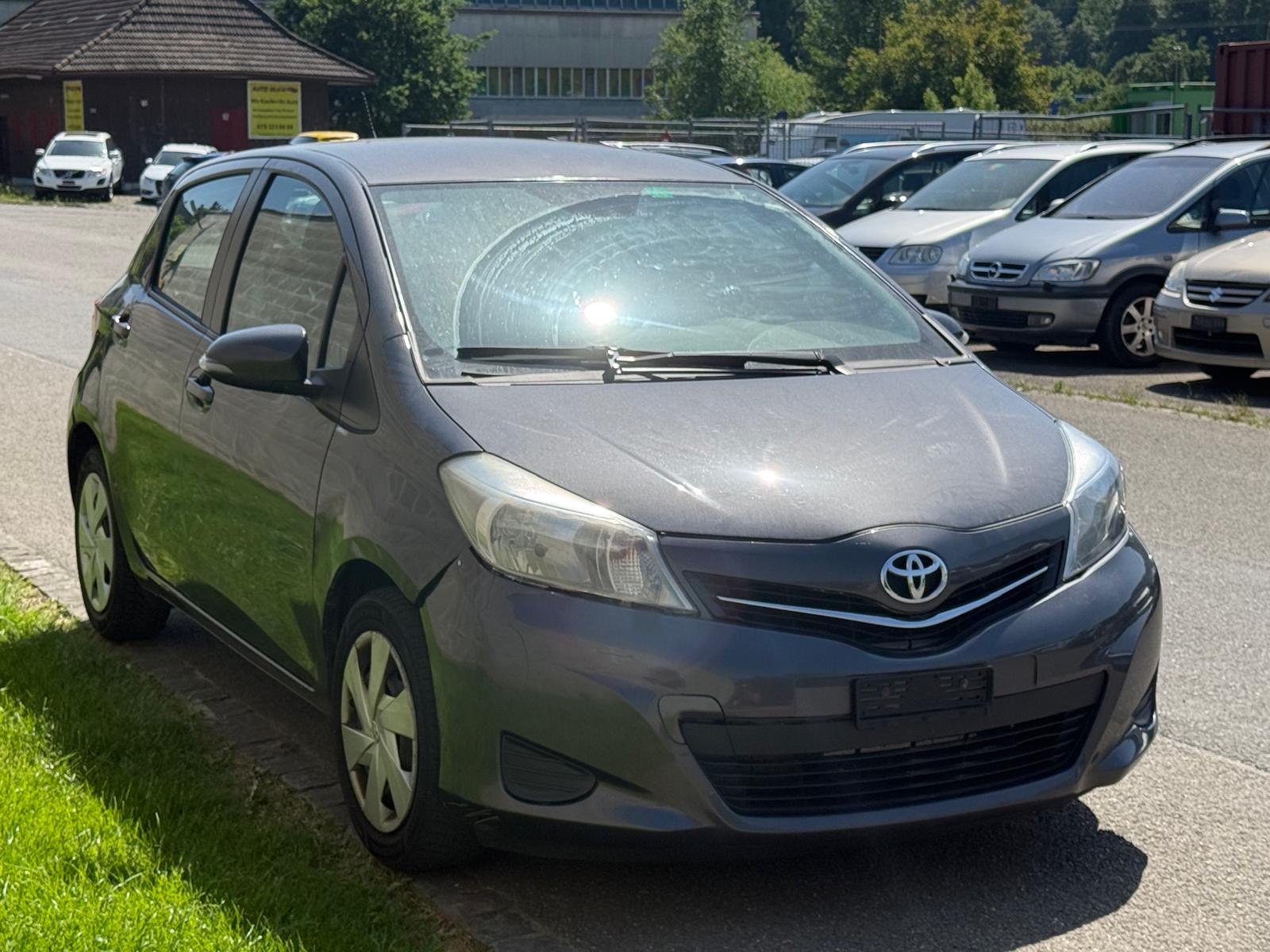 TOYOTA Yaris 1.33 Luna-image-5