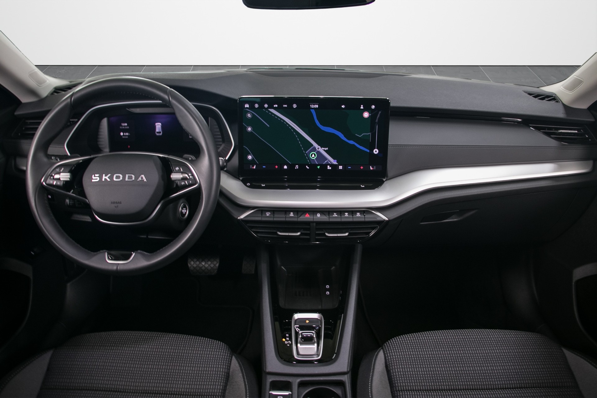 SKODA Octavia Combi 2.0 TDI DSG Selection-showroom-element-3
