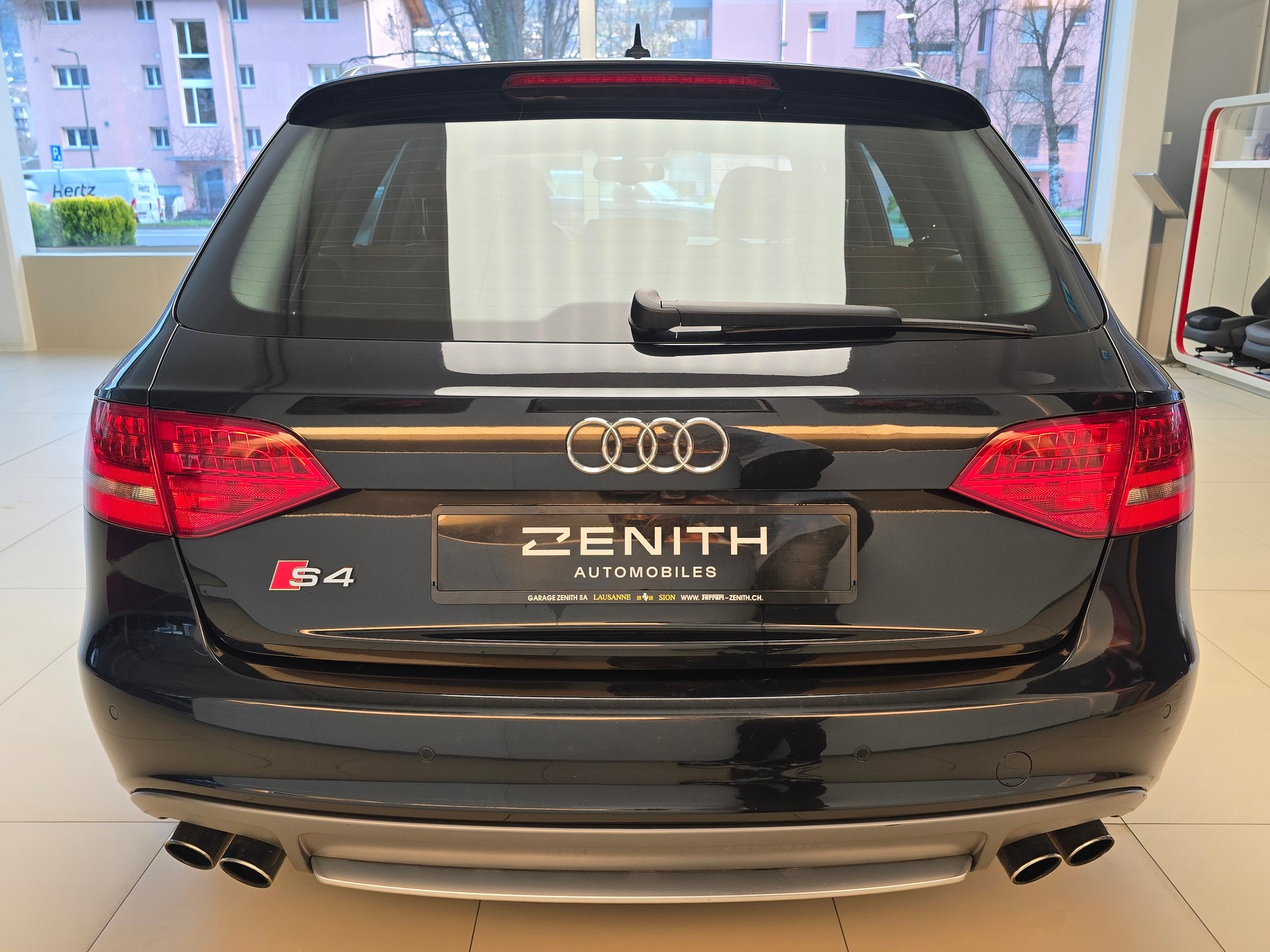 AUDI S4 Avant 3.0 TFSI quattro S-tronic-image-5