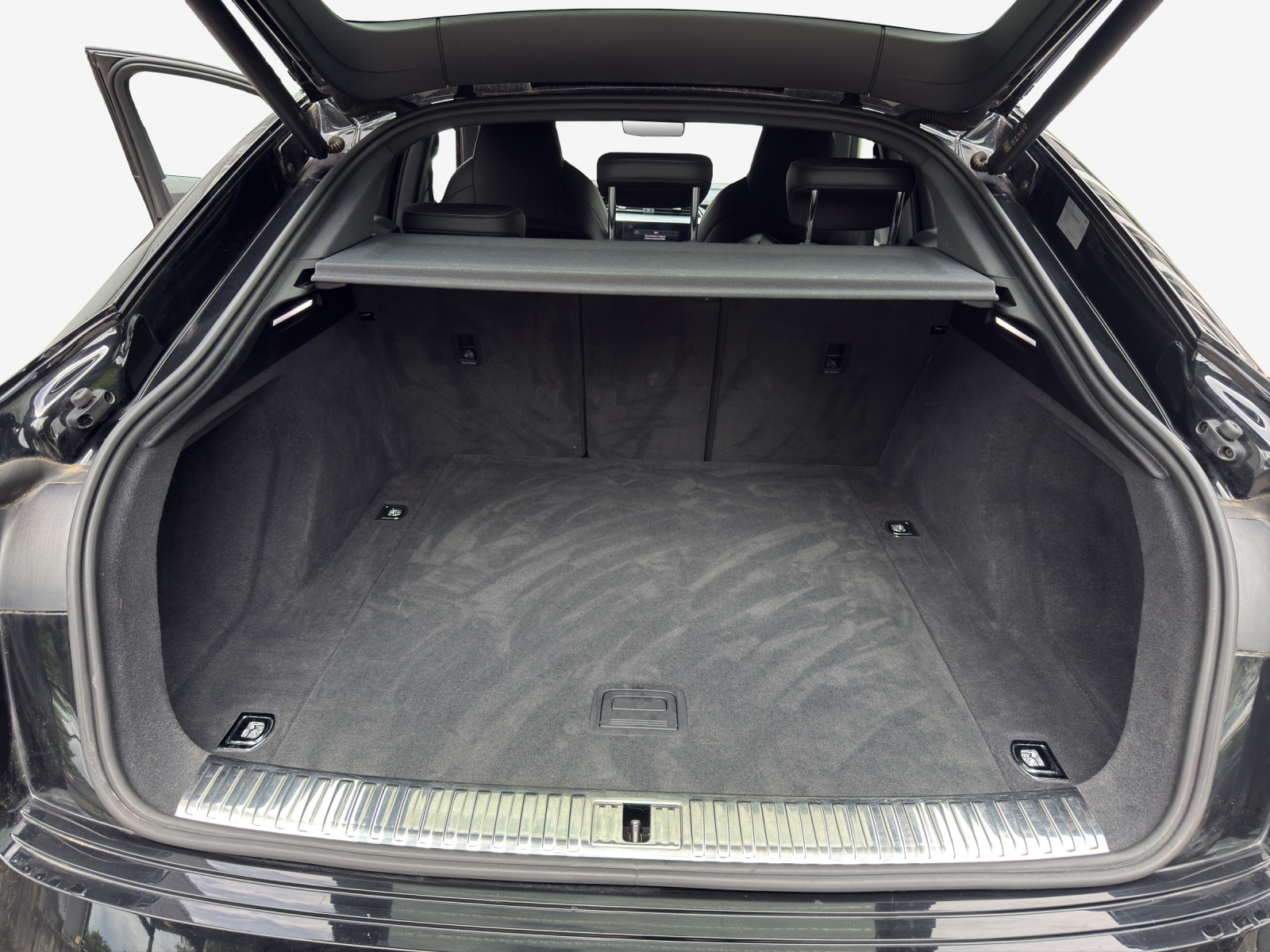 AUDI e-tron 55 Sportback S Line Black Edition quattro-image-13