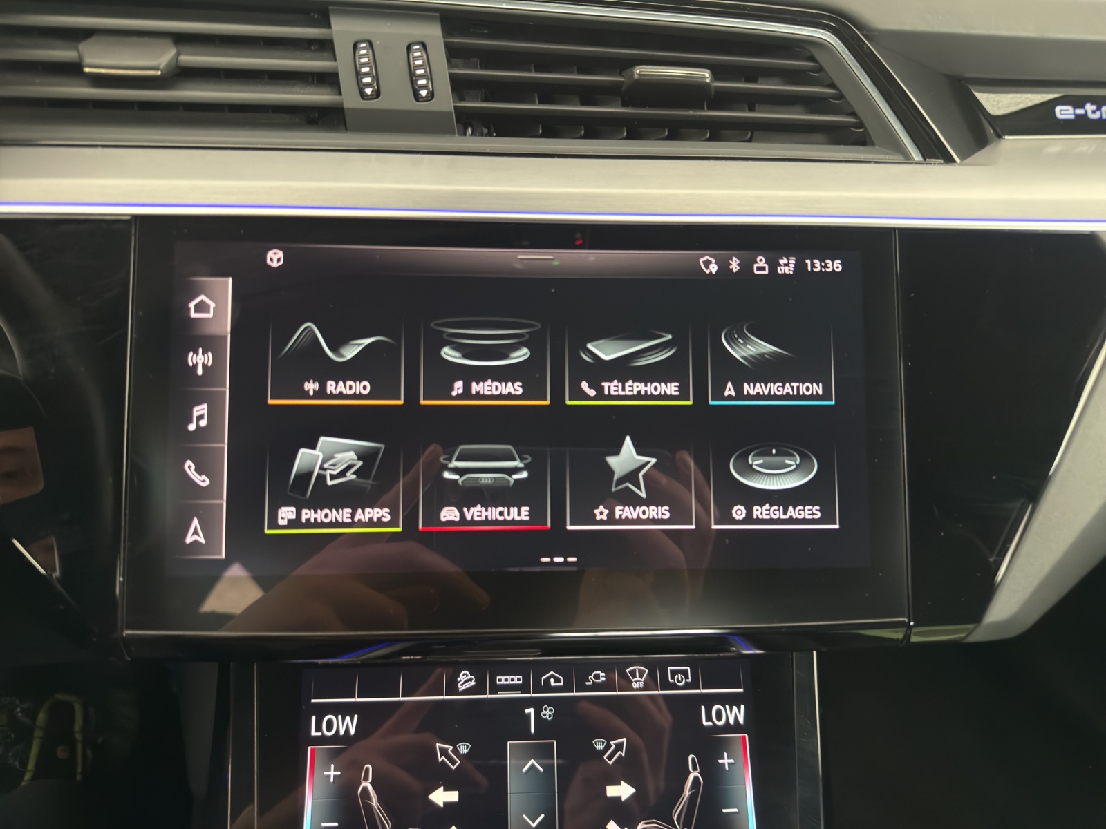 AUDI e-tron 55 Sportback S Line Black Edition quattro-image-15