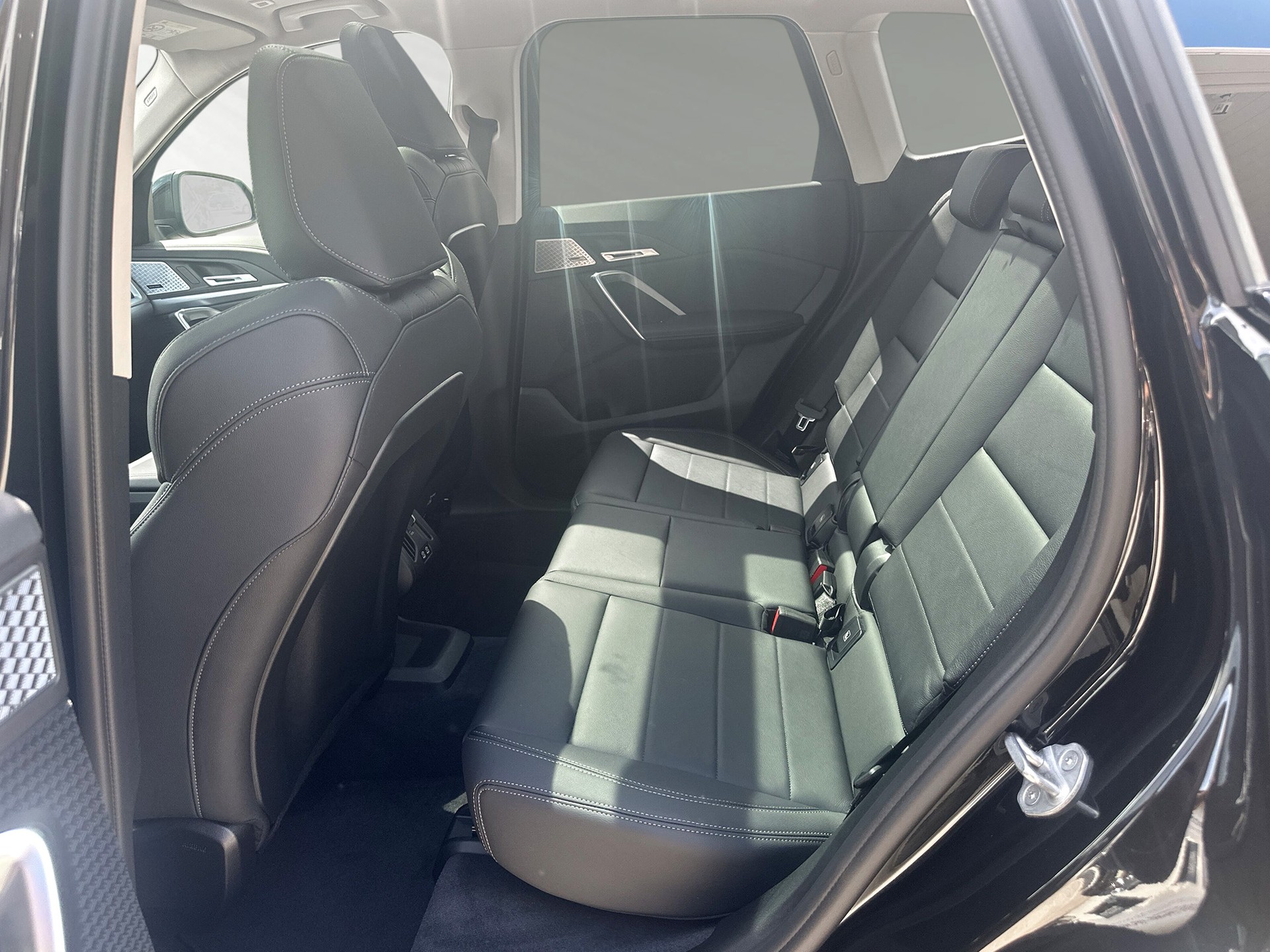 BMW X1 xDrive 23i 48V xLine-image-6