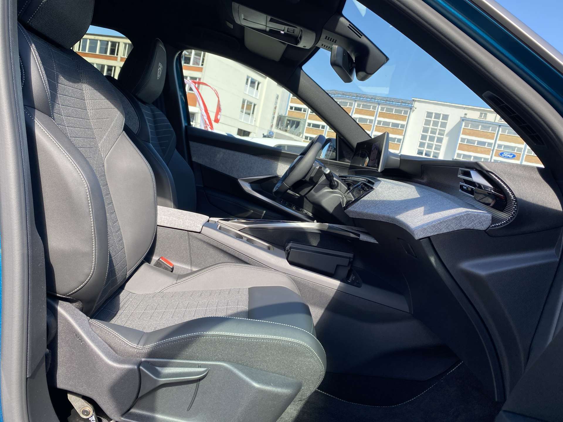 PEUGEOT 3008 145 GT Hybrid e-DCS-Automat-image-11