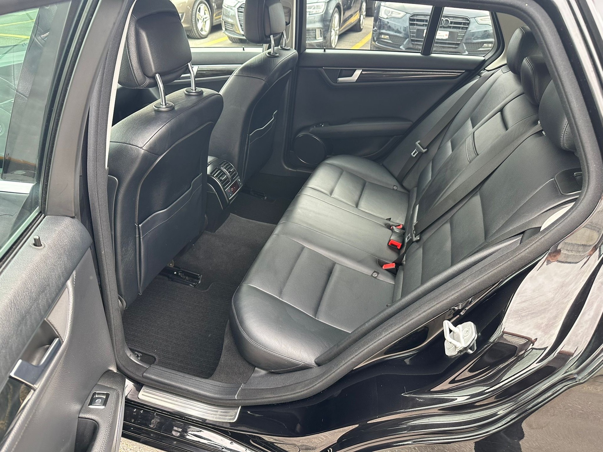 MERCEDES-BENZ C 250 CDI Avantgarde 4Matic 7G-Tronic-image-9