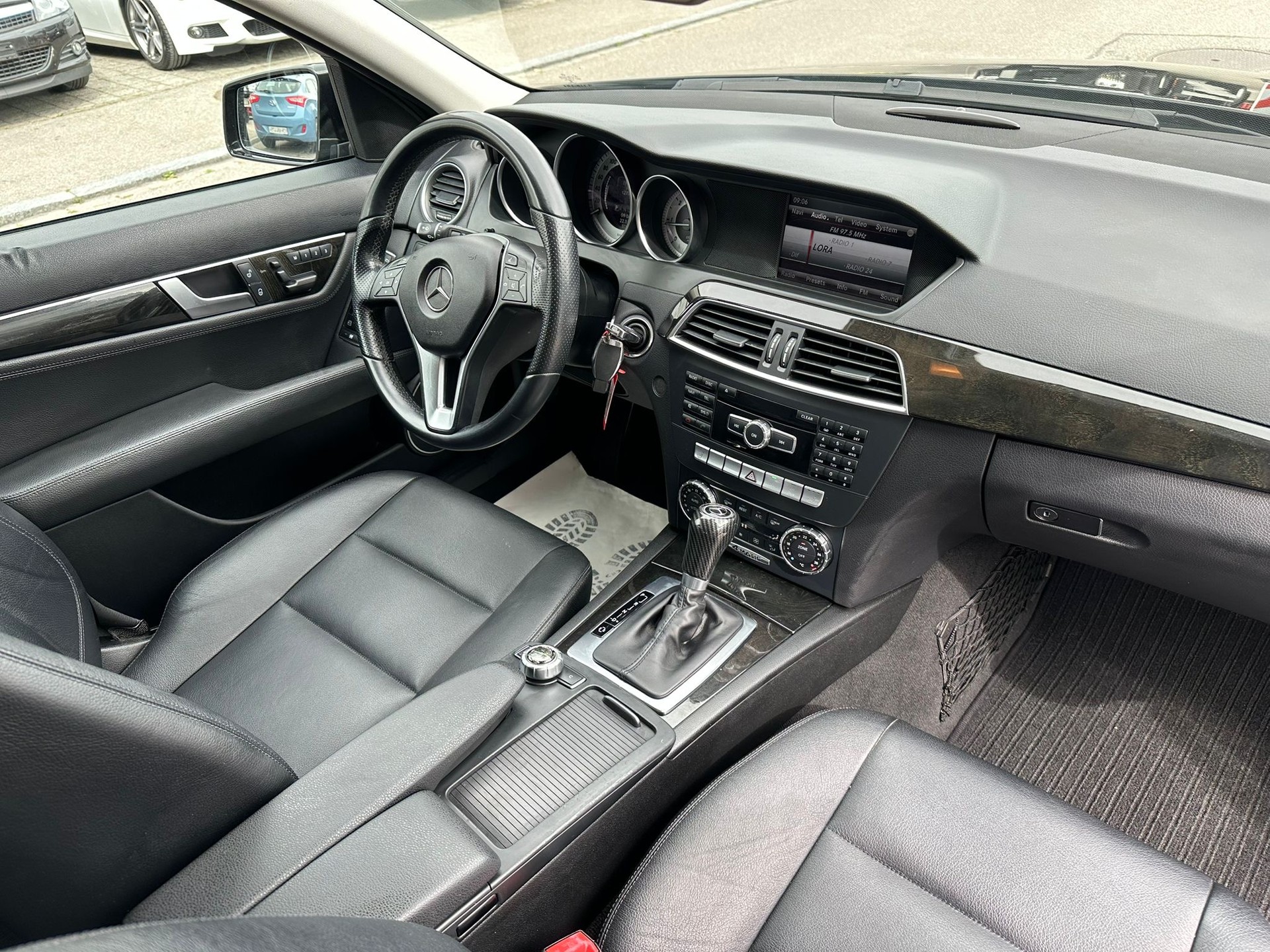 MERCEDES-BENZ C 250 CDI Avantgarde 4Matic 7G-Tronic-image-15