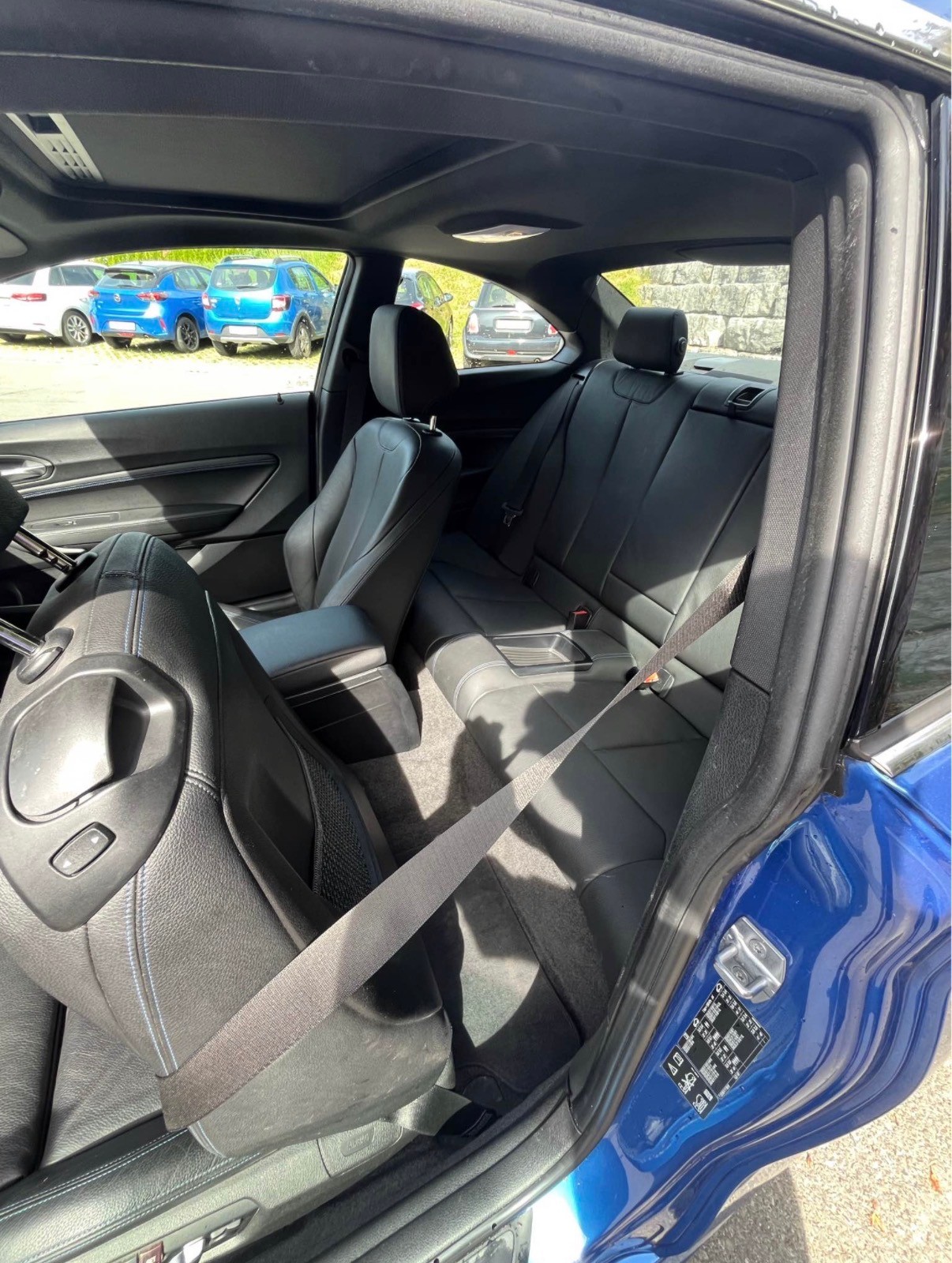 BMW 220d xDrive-image-4
