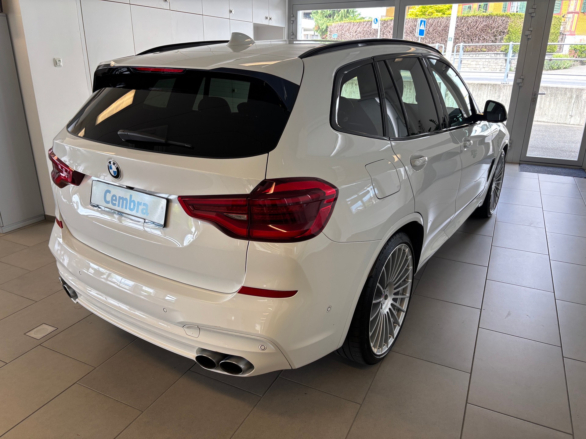 BMW-ALPINA XD3 Switch-Tronic-showroom-element-2