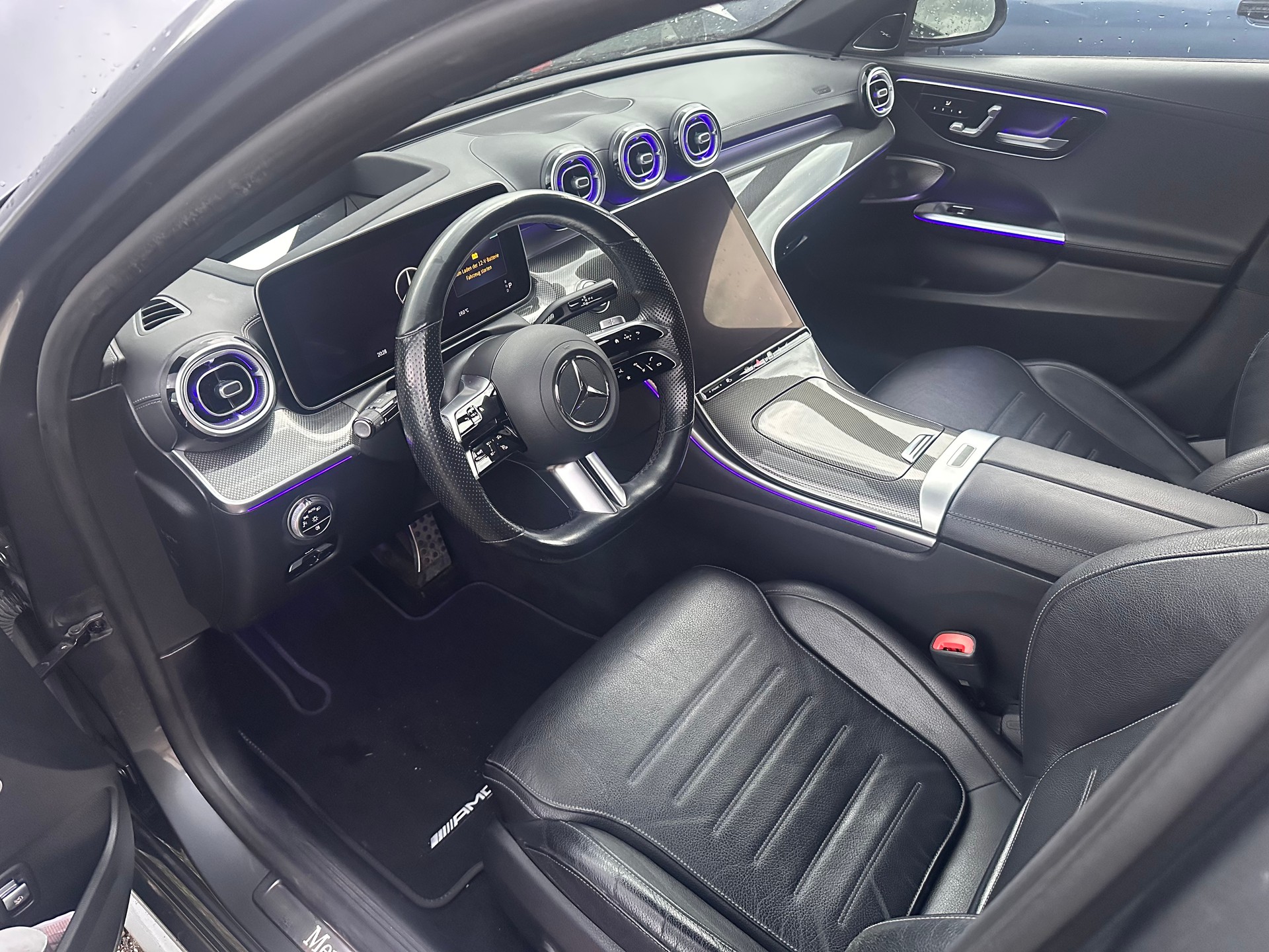 MERCEDES-BENZ C 200 AMG Line 4matic-image-4