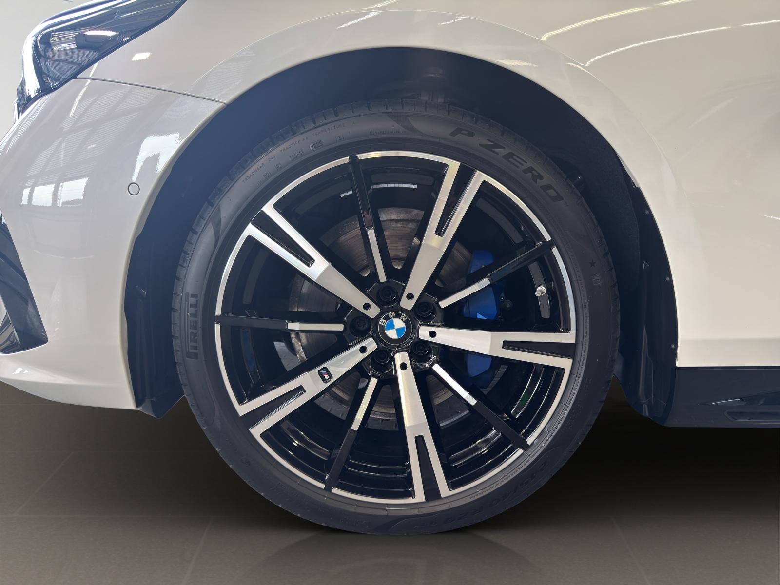 BMW 520d xDrive Touring-image-3