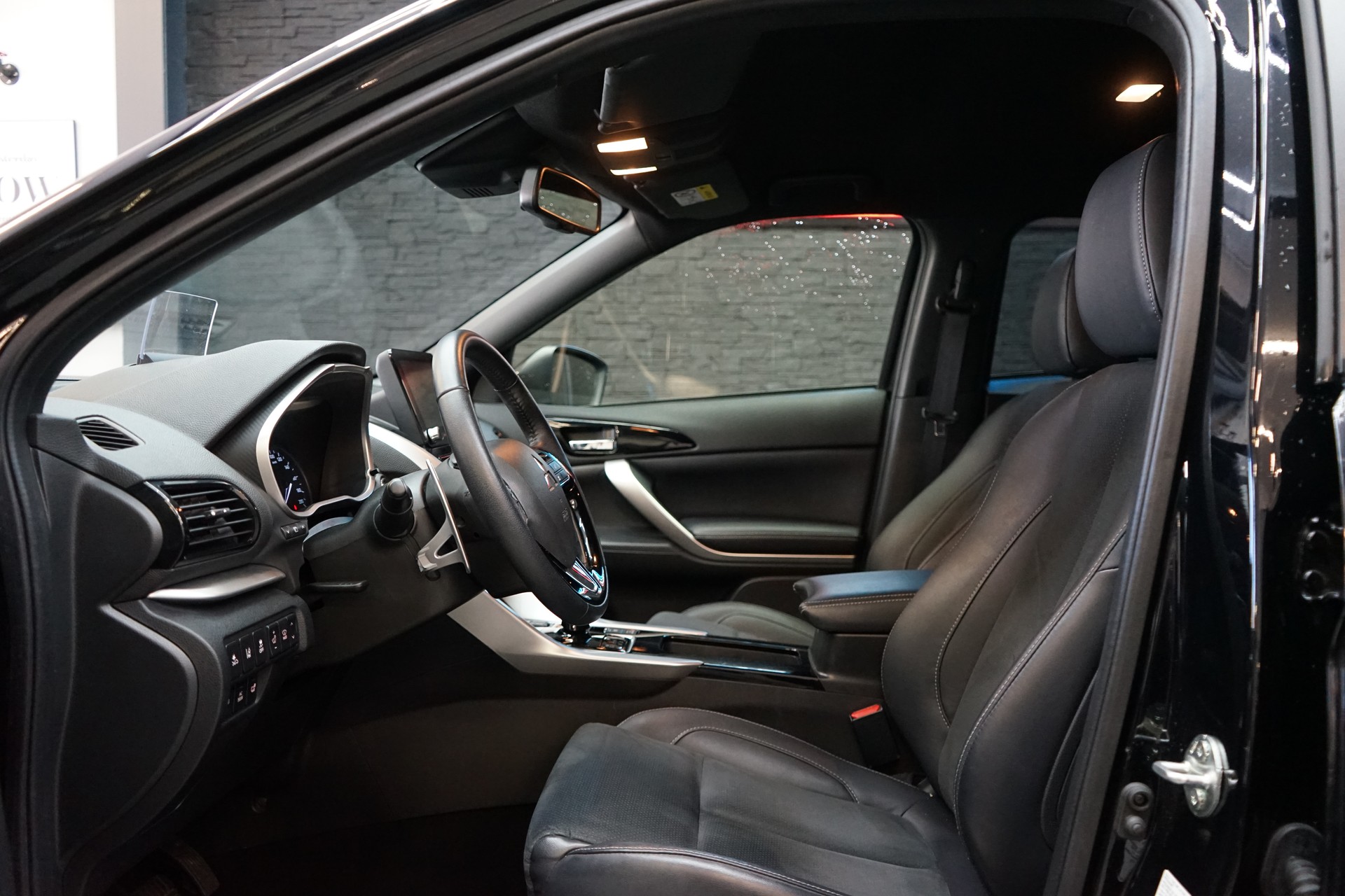 MITSUBISHI Eclipse Cross 2.4 PHEV Value 4WD-image-3