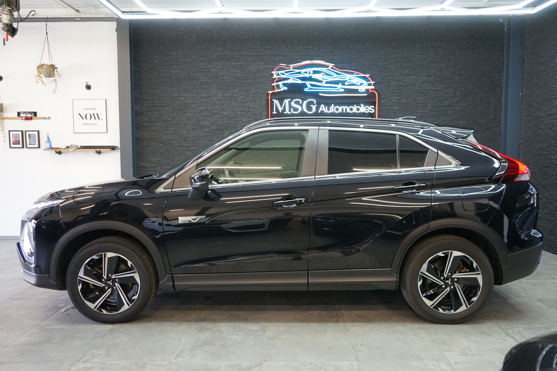 MITSUBISHI Eclipse Cross 2.4 PHEV Value 4WD-image-1