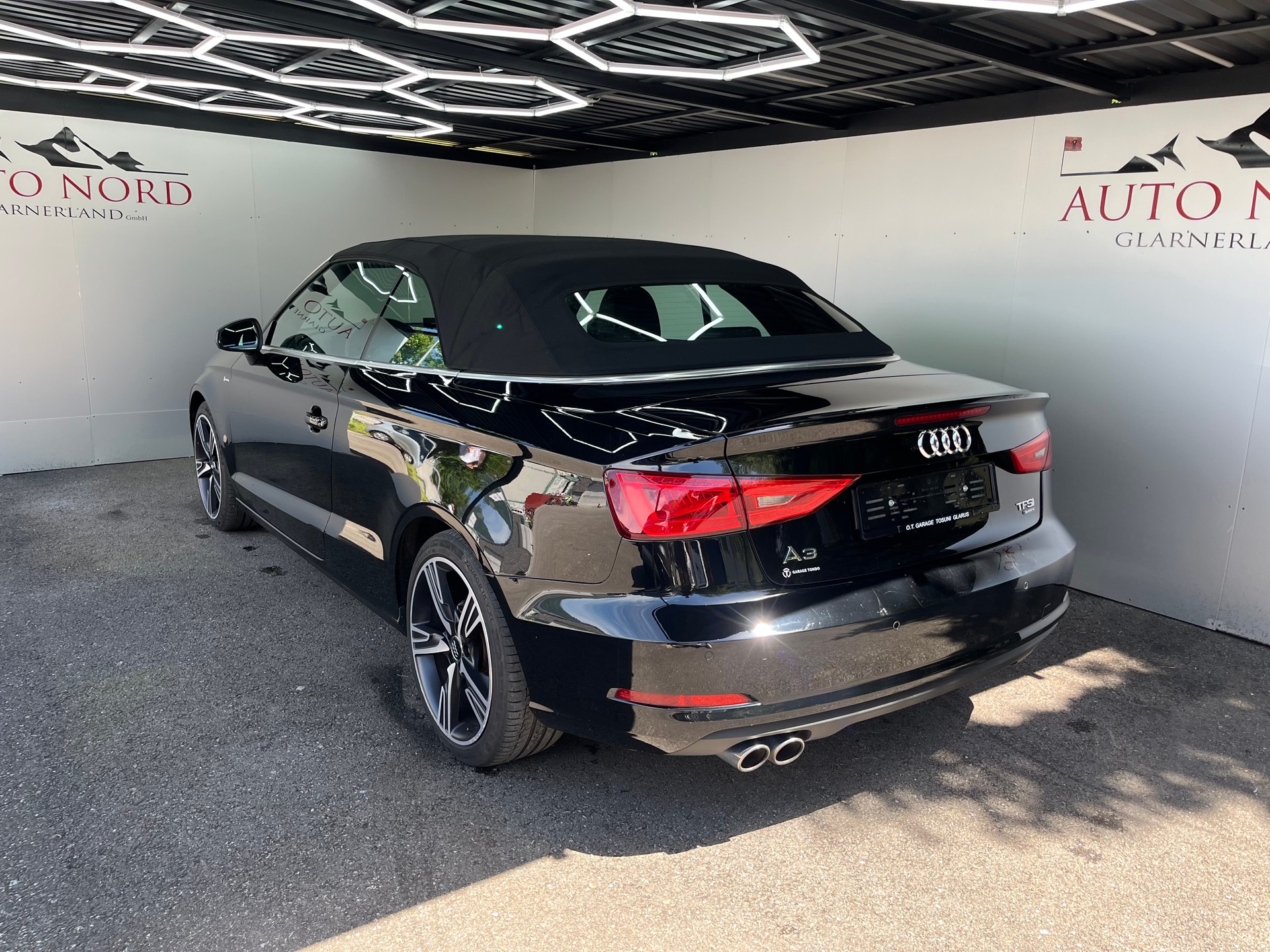 AUDI A3 Cabriolet 1.8 TFSI Ambition quattro S-tronic-image-3