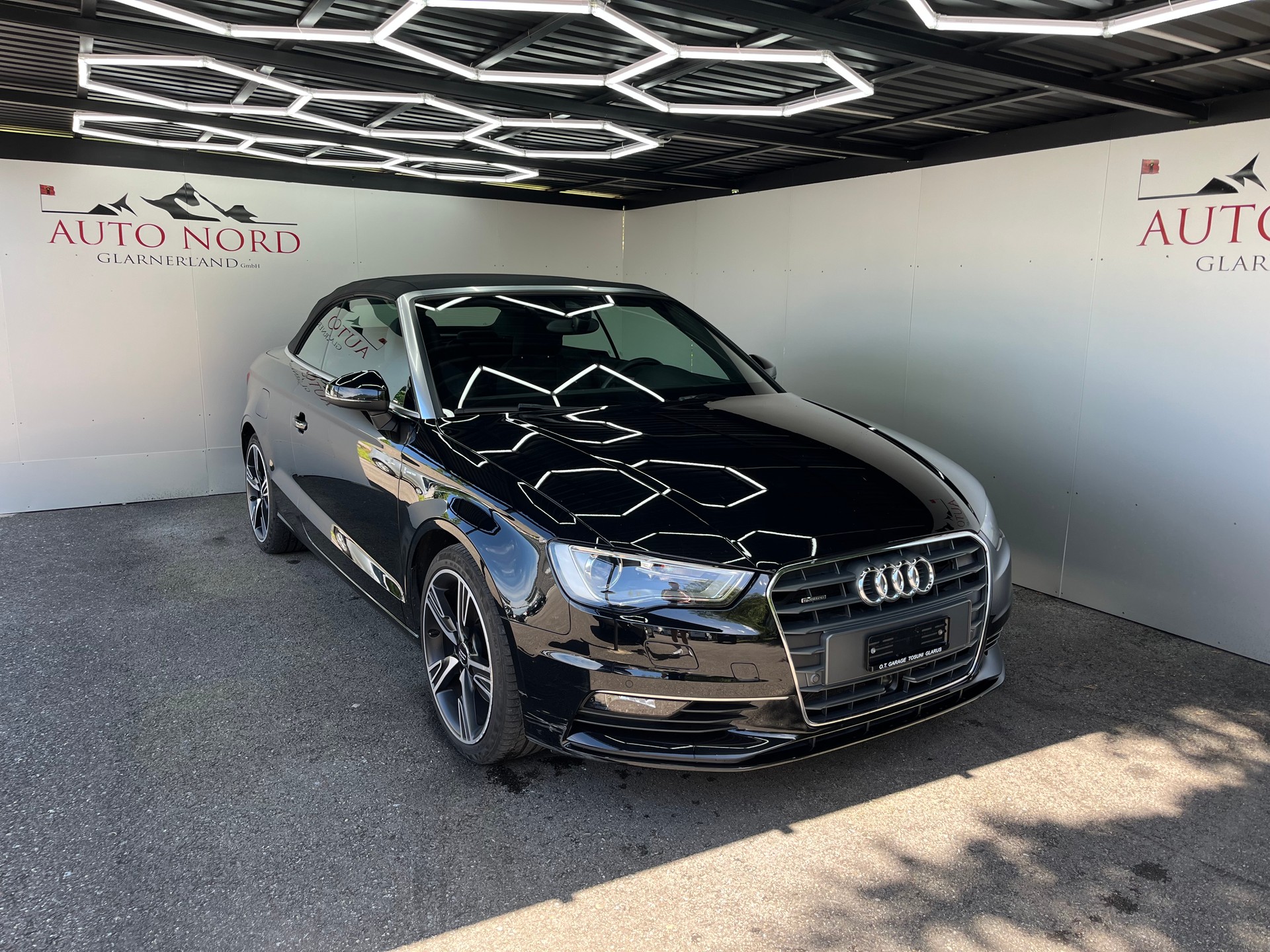AUDI A3 Cabriolet 1.8 TFSI Ambition quattro S-tronic-image-0