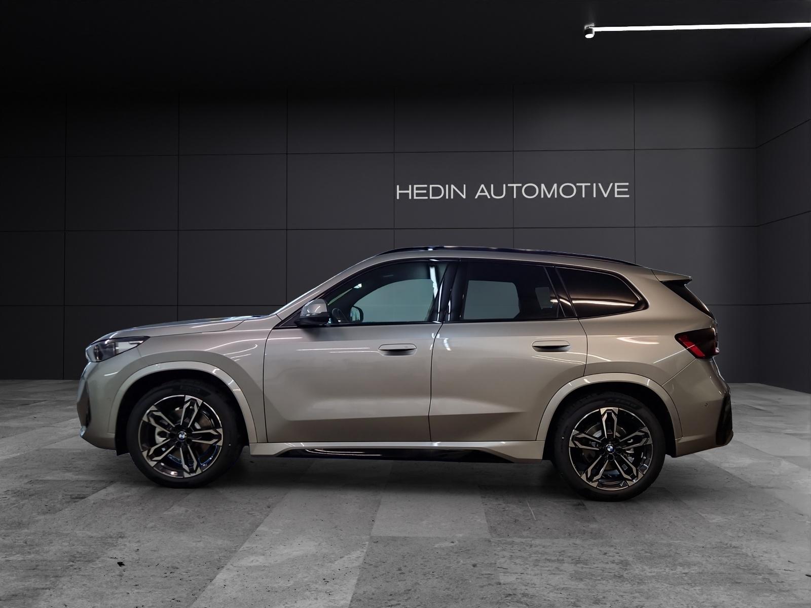 BMW iX1 30 xDrive-image-1
