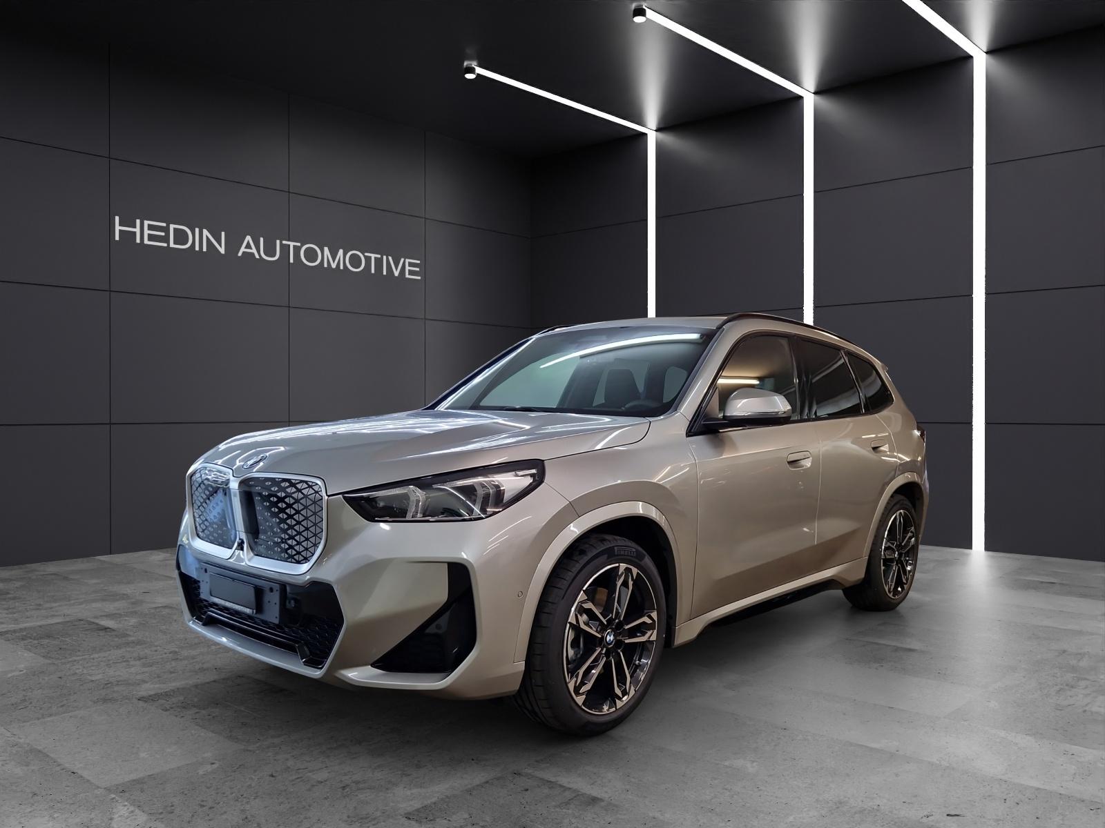 BMW iX1 30 xDrive-image-0