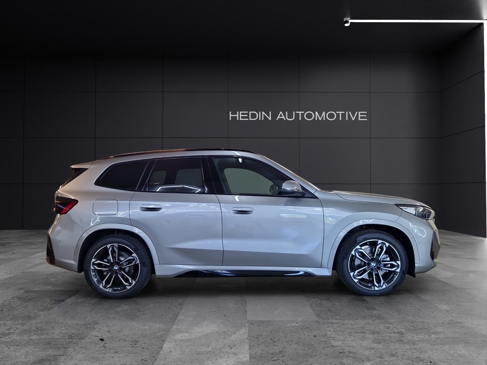 BMW iX1 30 xDrive-image-5
