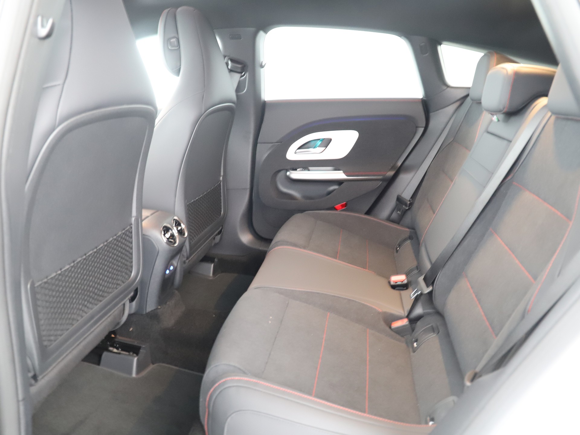 MERCEDES-BENZ CLA SB 220 4M 8G-DCT-image-10