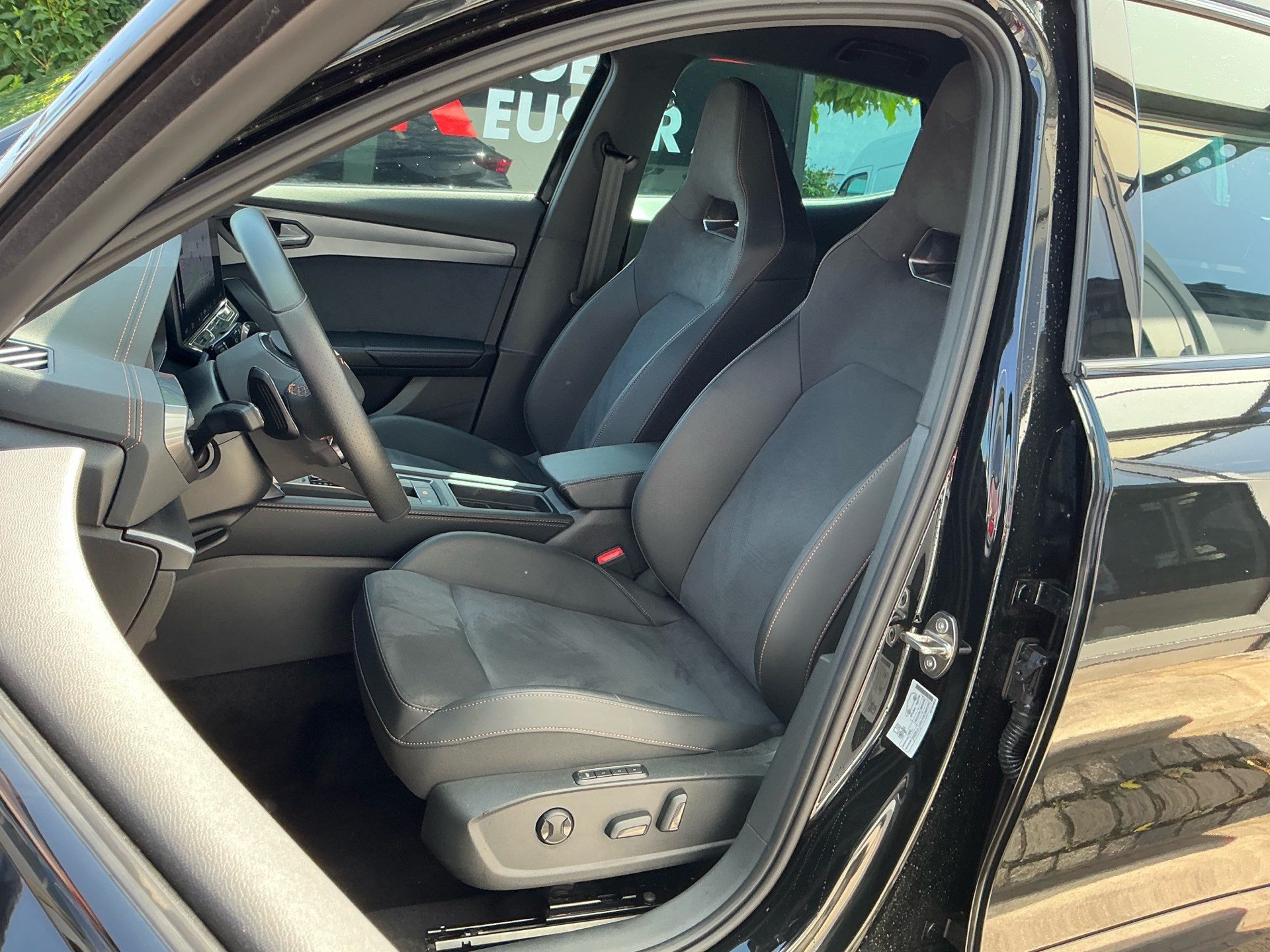 CUPRA Formentor VZ 2.0 TSI 245 kW 4Drive *** 360° KAMERA & ANHÄNGERKUPPLUNG ***-image-7