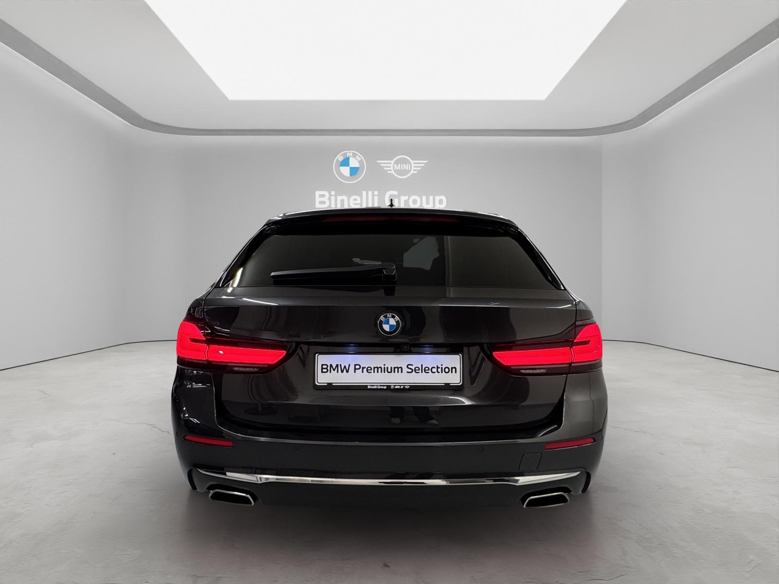 BMW 530d xDrive SAG Touring-image-3