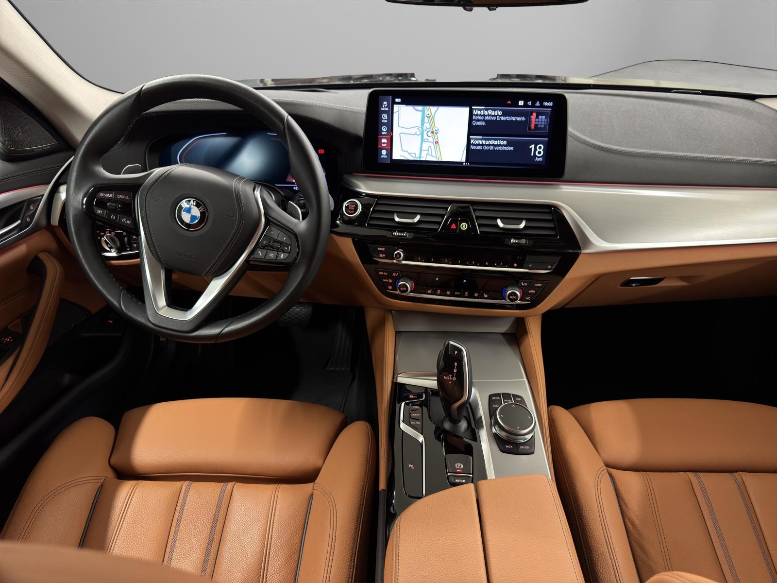 BMW 530d xDrive SAG Touring-image-17