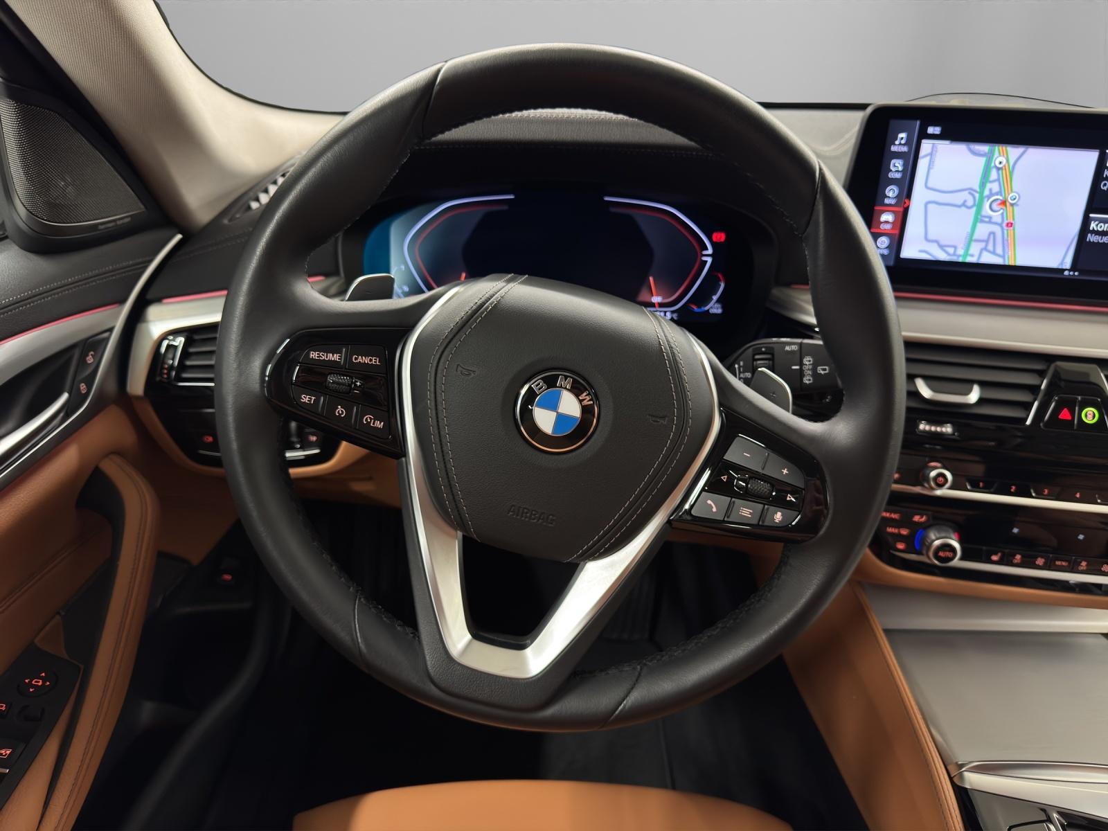 BMW 530d xDrive SAG Touring-image-15
