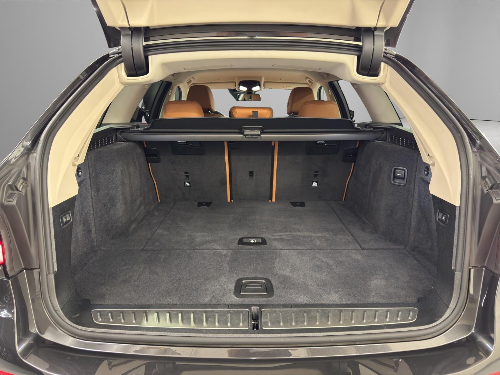 BMW 530d xDrive SAG Touring-image-9