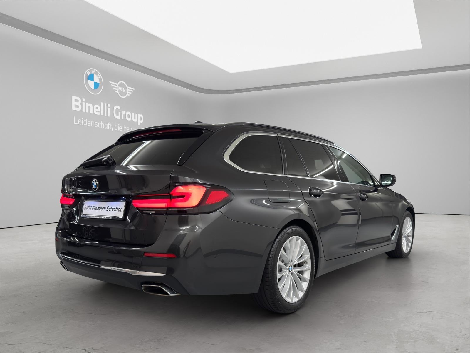 BMW 530d xDrive SAG Touring-image-4