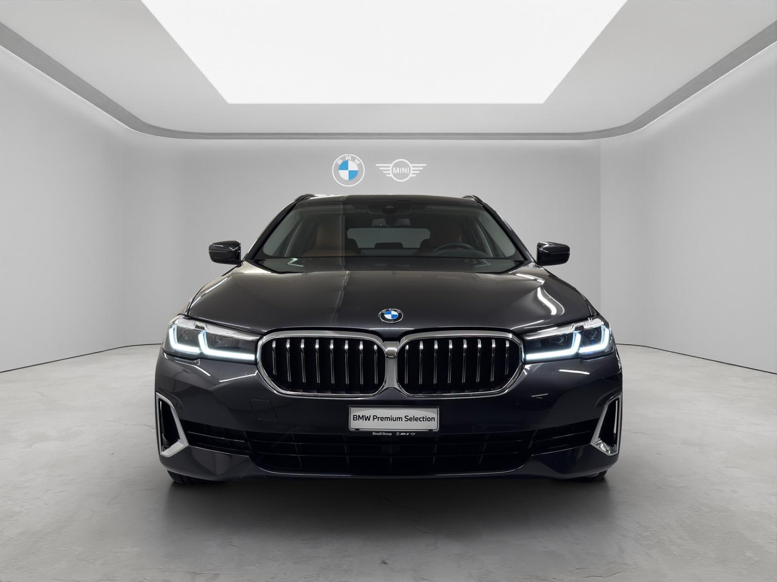 BMW 530d xDrive SAG Touring-image-7