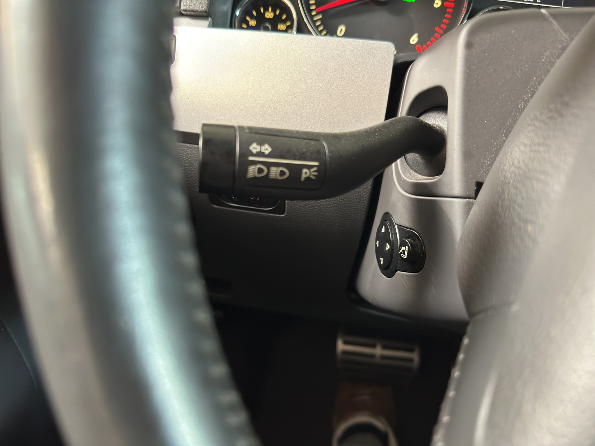 VW Touareg 5.0 TDI V10 Automatic-image-27