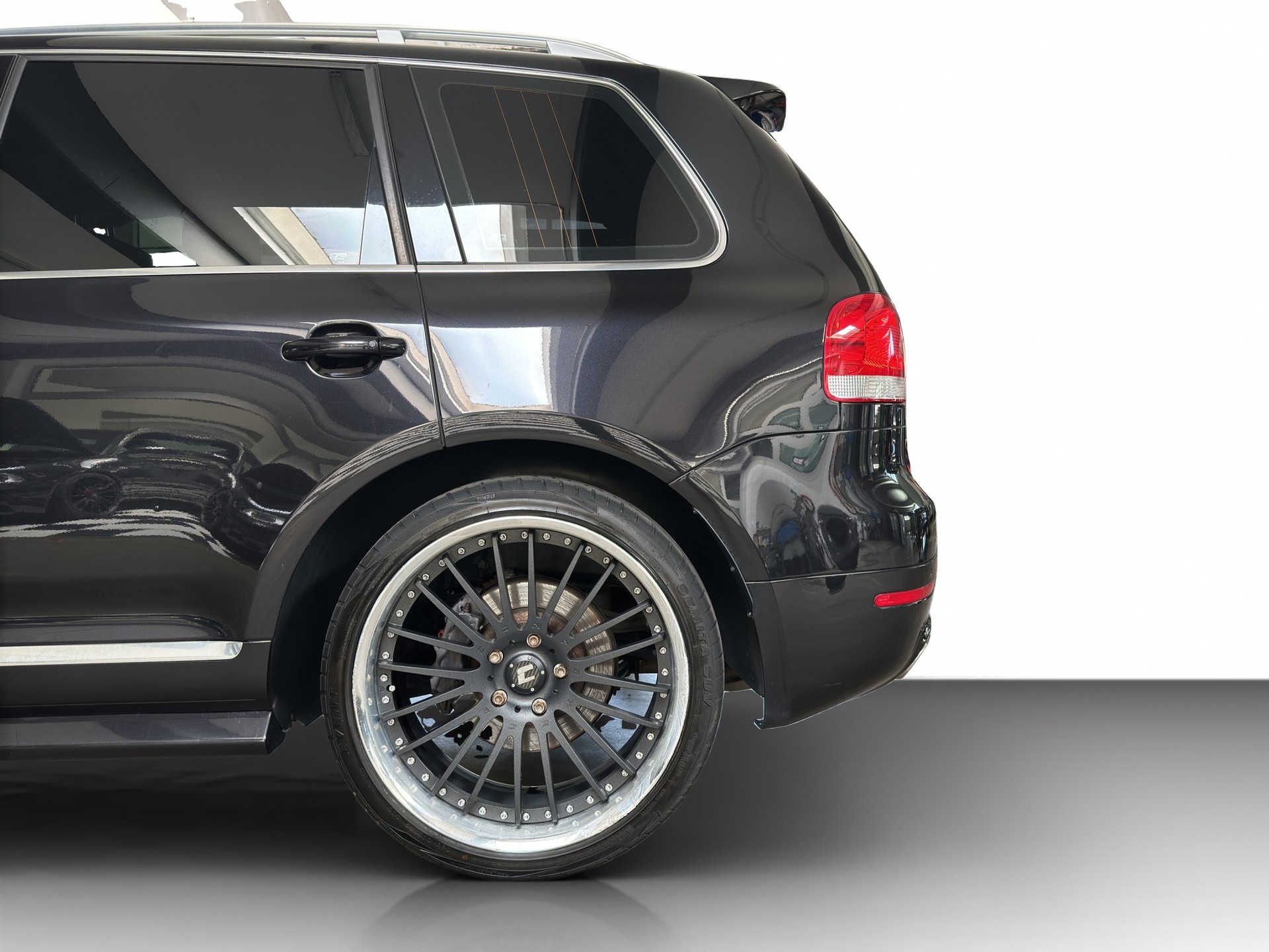VW Touareg 5.0 TDI V10 Automatic-image-15