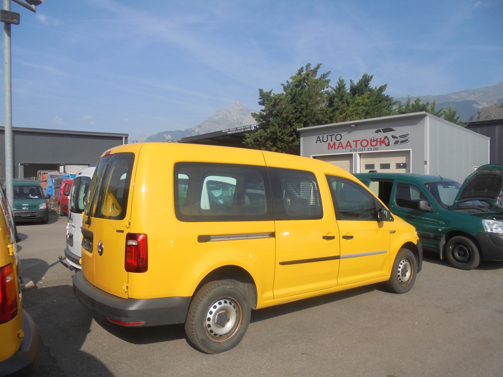 VW Caddy Maxi 2.0TDI 4Motion BlueMotion Technology-image-2