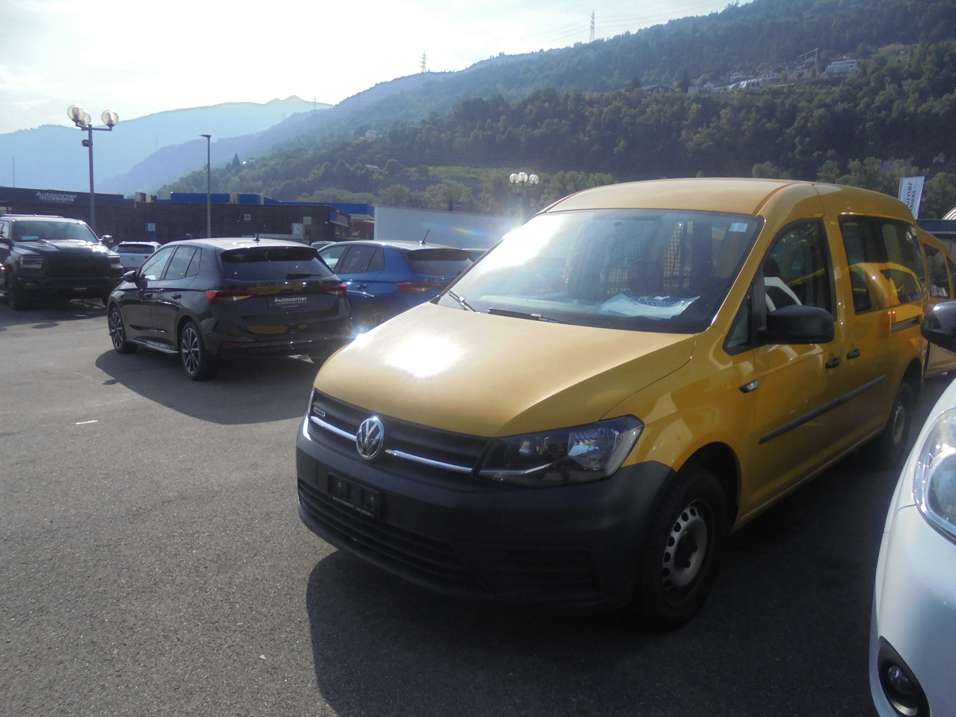 VW Caddy Maxi 2.0TDI 4Motion BlueMotion Technology-image-1