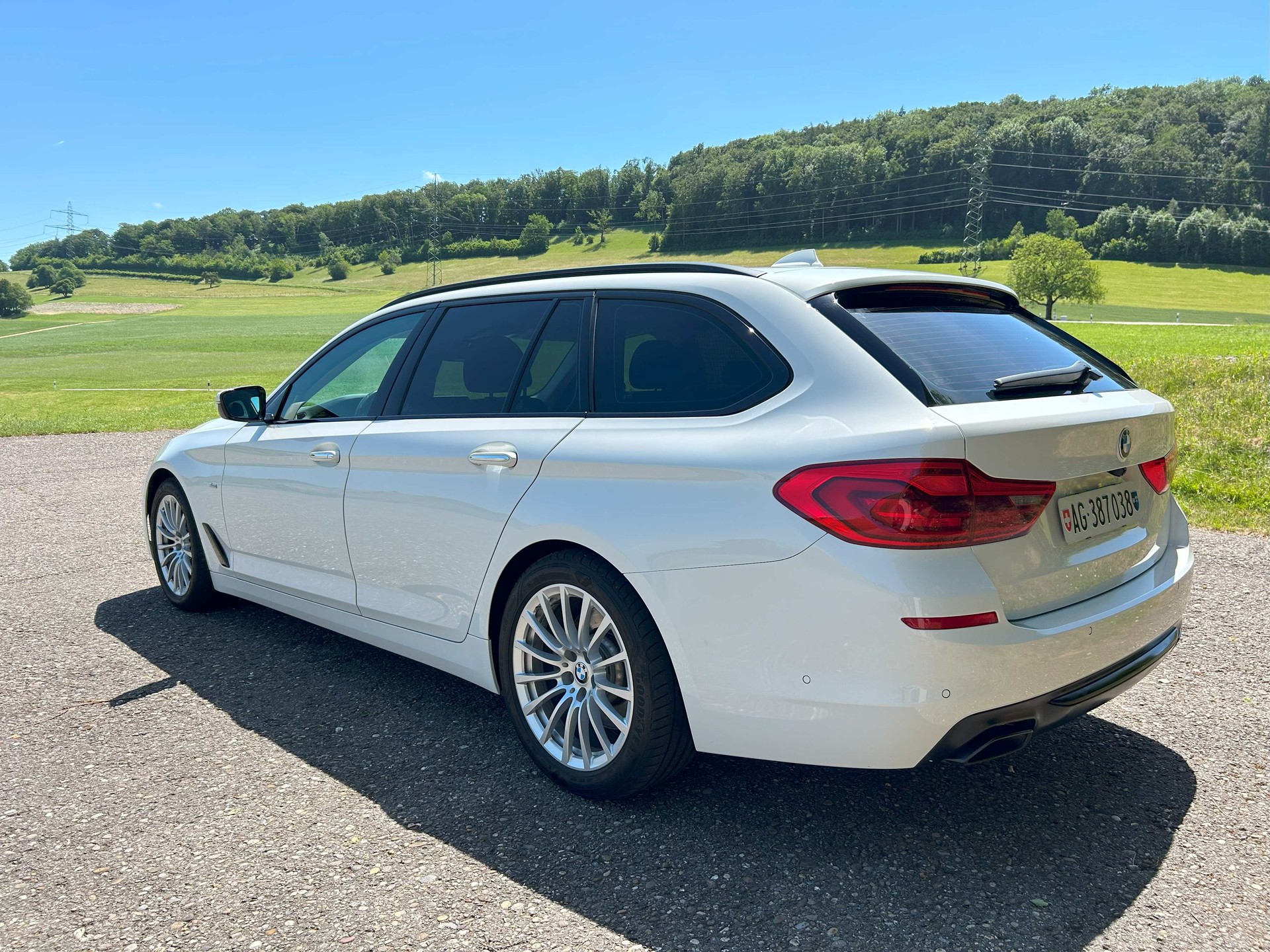 BMW Sport Touring-image-2