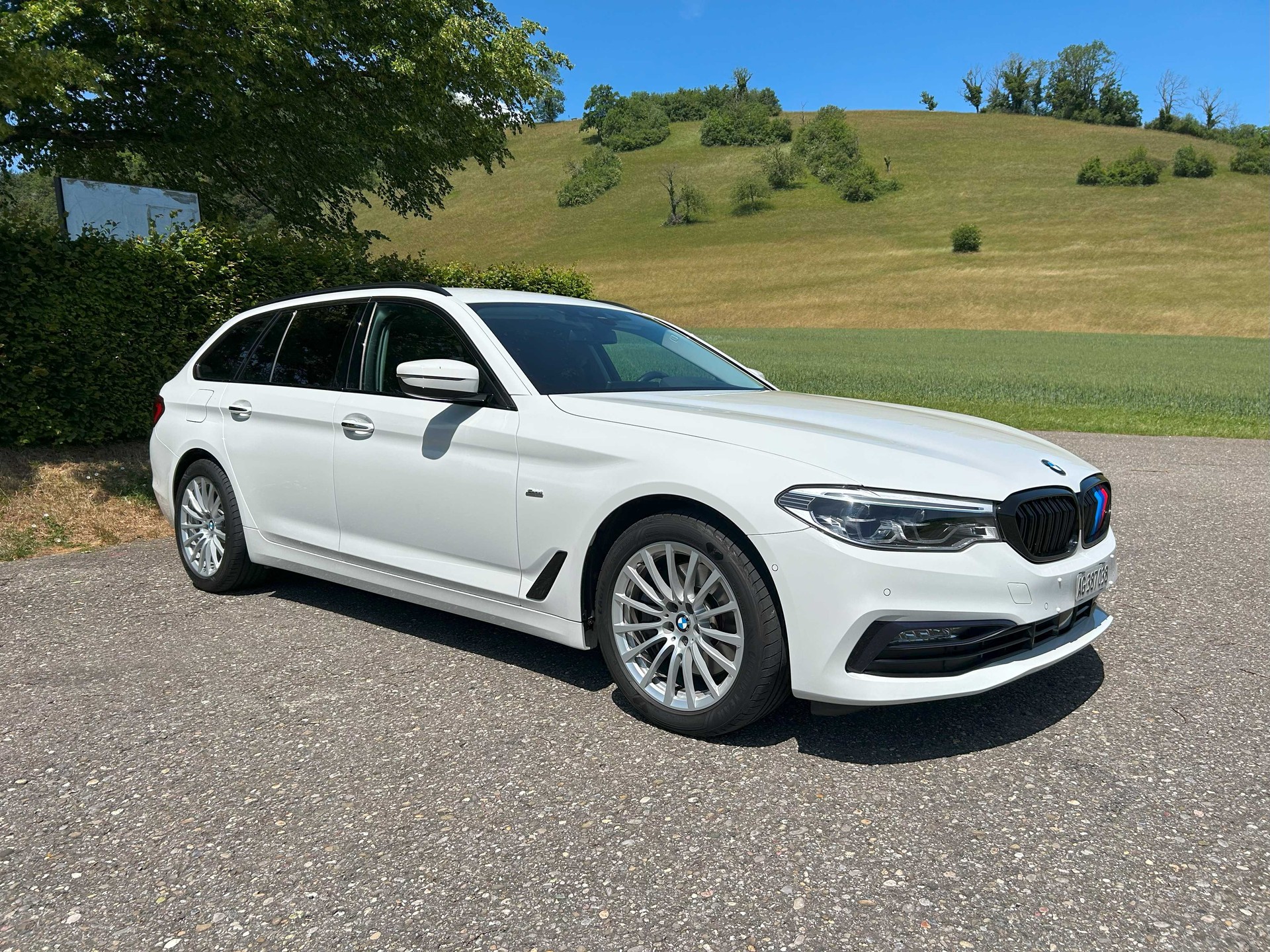 BMW Sport Touring-image-0