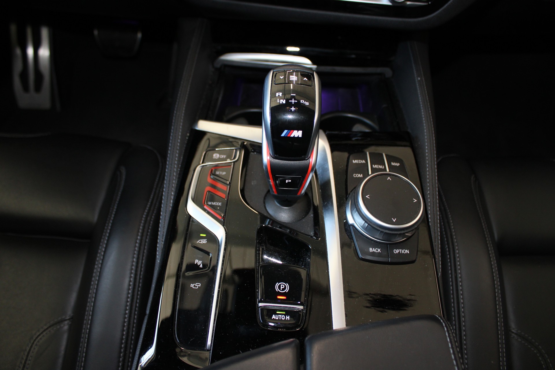 BMW M5 xDrive Competition-image-11