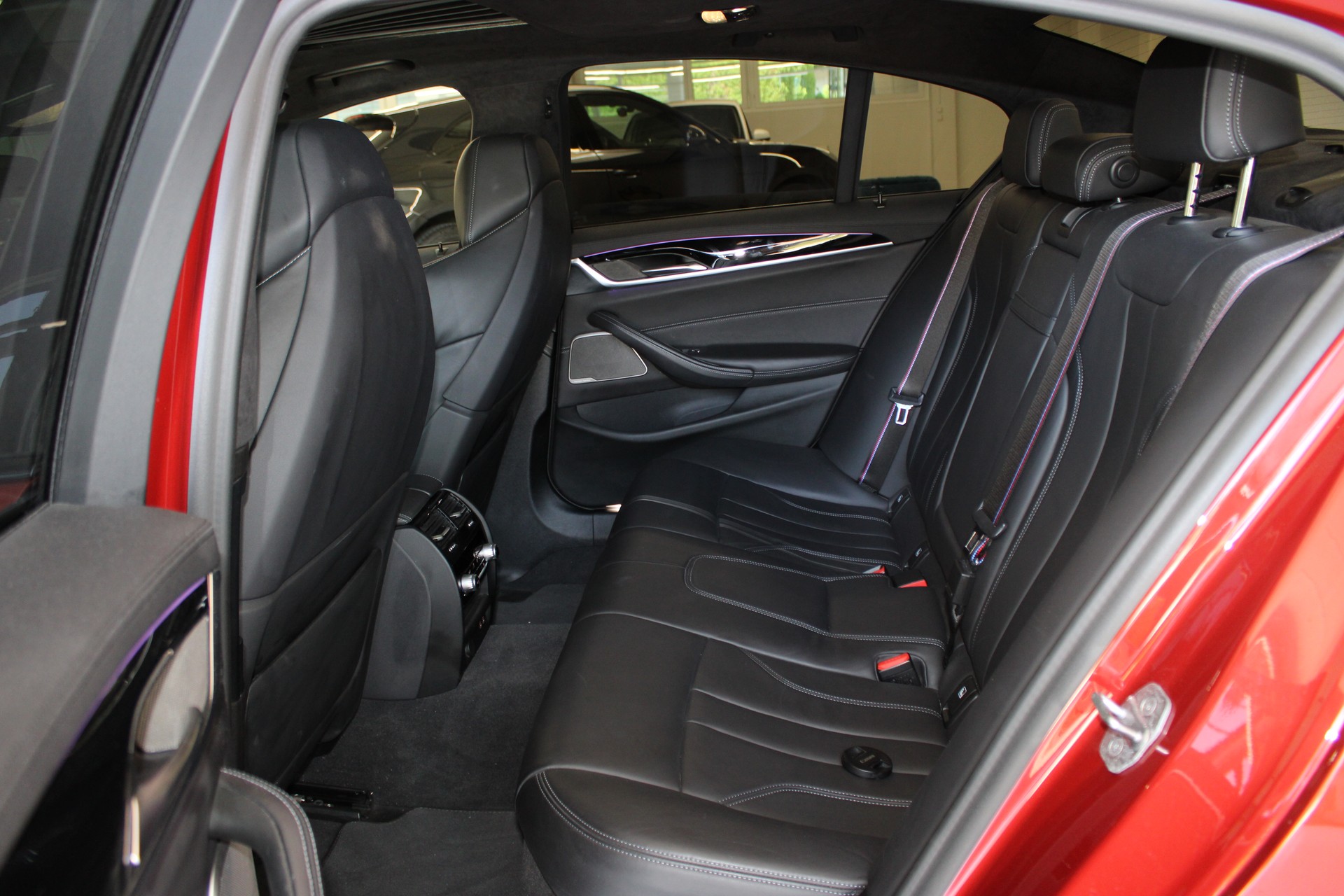 BMW M5 xDrive Competition-image-14