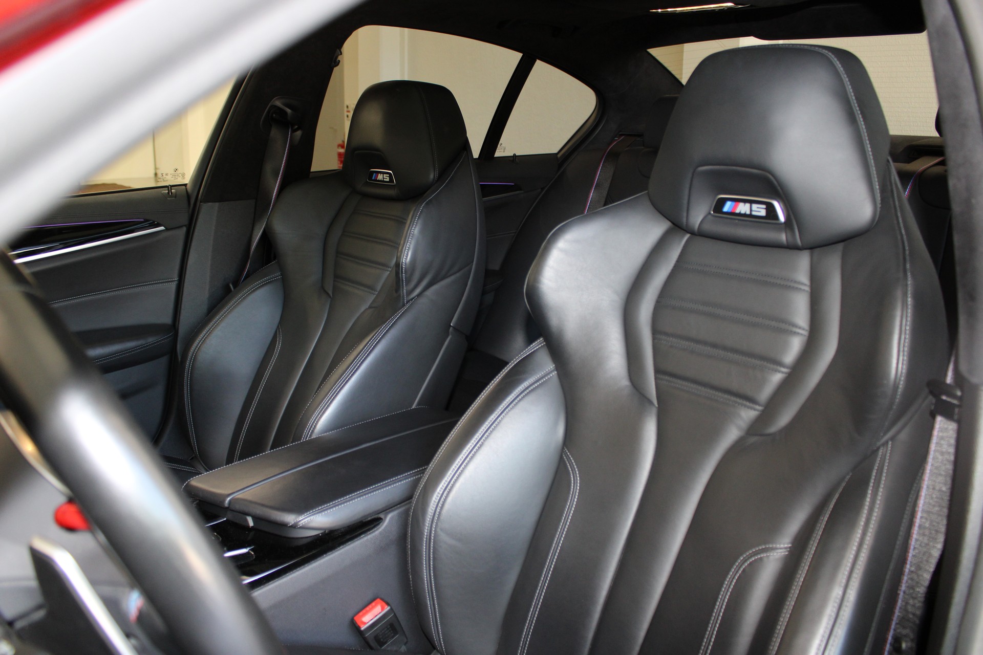BMW M5 xDrive Competition-image-7